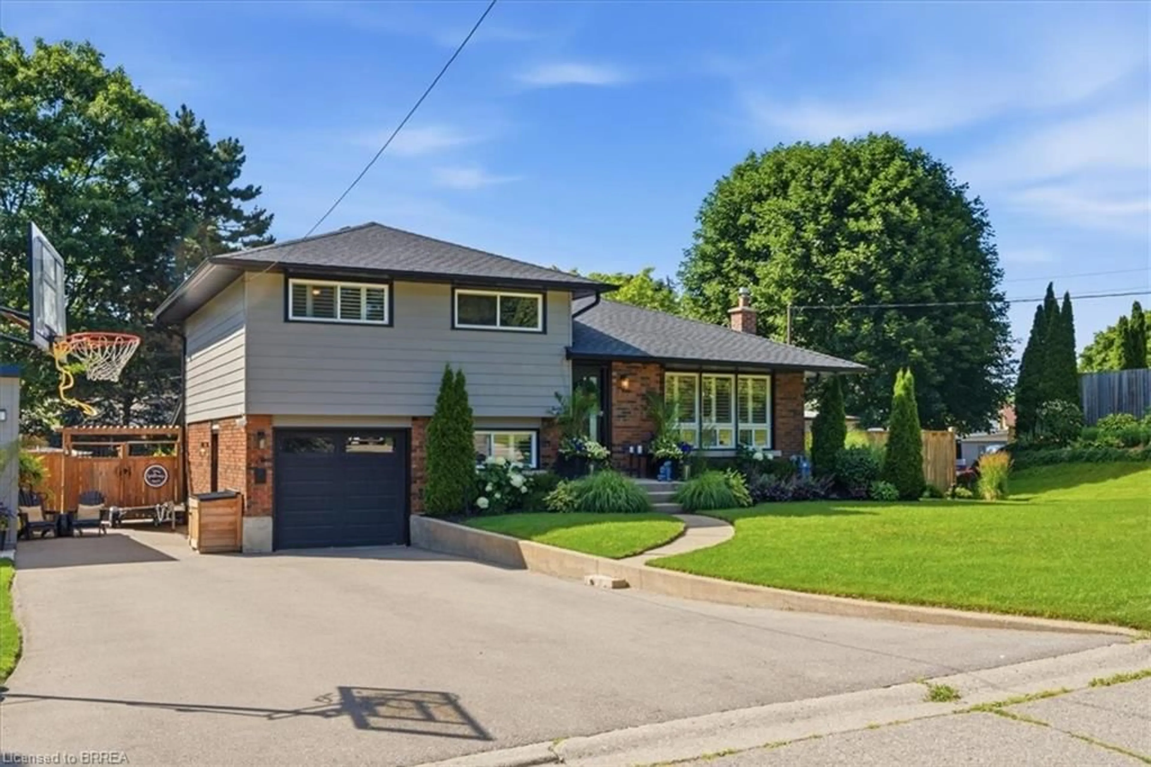 Home with brick exterior material, street for 28 Riverview Terr, Paris Ontario N3L 2P4