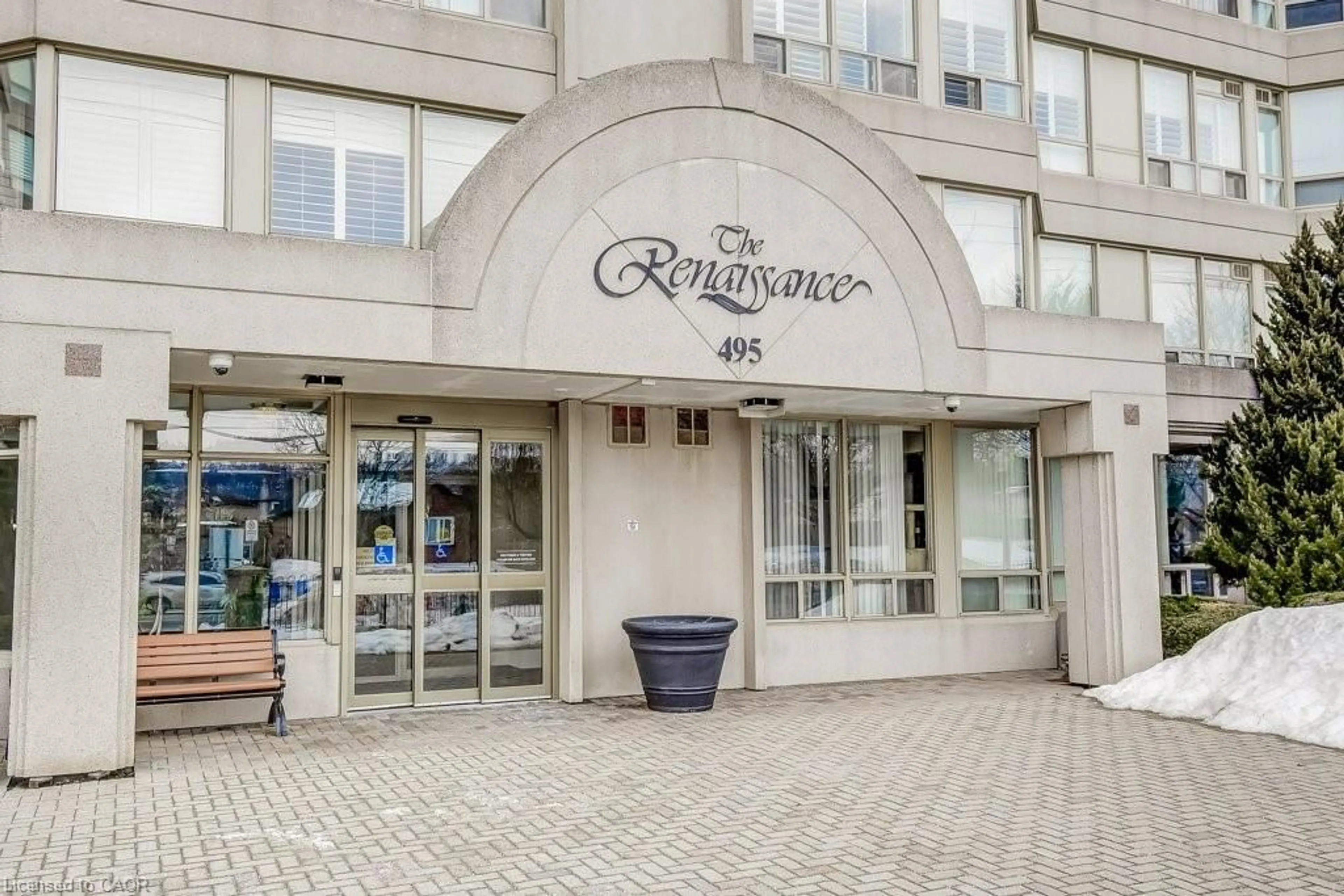 Indoor foyer for 495 Highway No. 8 #510, Hamilton Ontario L8G 5E1