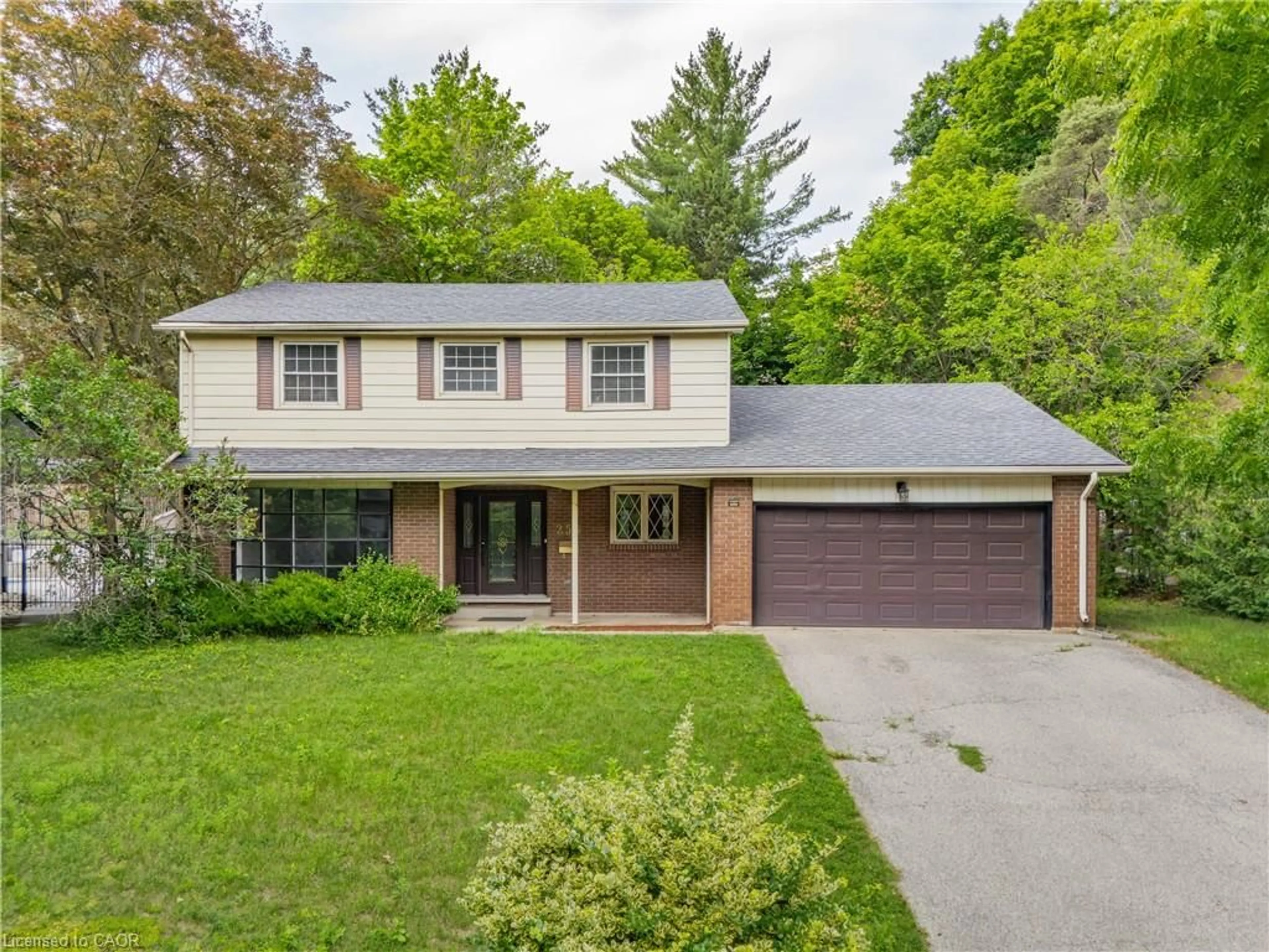 Home with vinyl exterior material, street for 256 Shakespeare Dr, Waterloo Ontario N2L 2T6