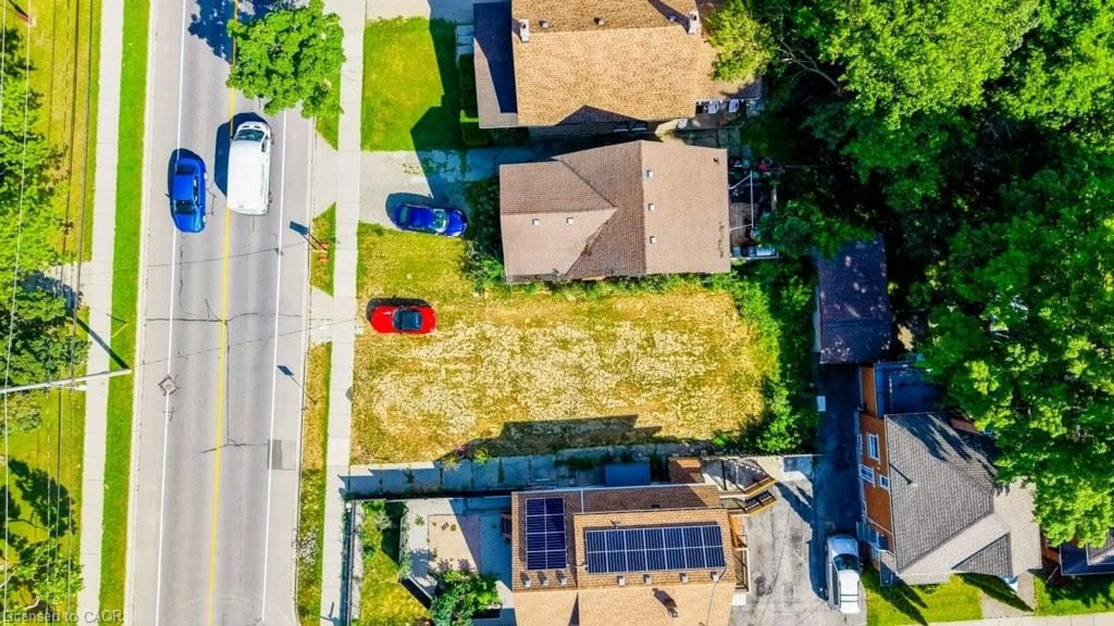 A pic from outside/outdoor area/front of a property/back of a property/a pic from drone, street for 153 Courtland Ave, Kitchener Ontario N2G 2V2