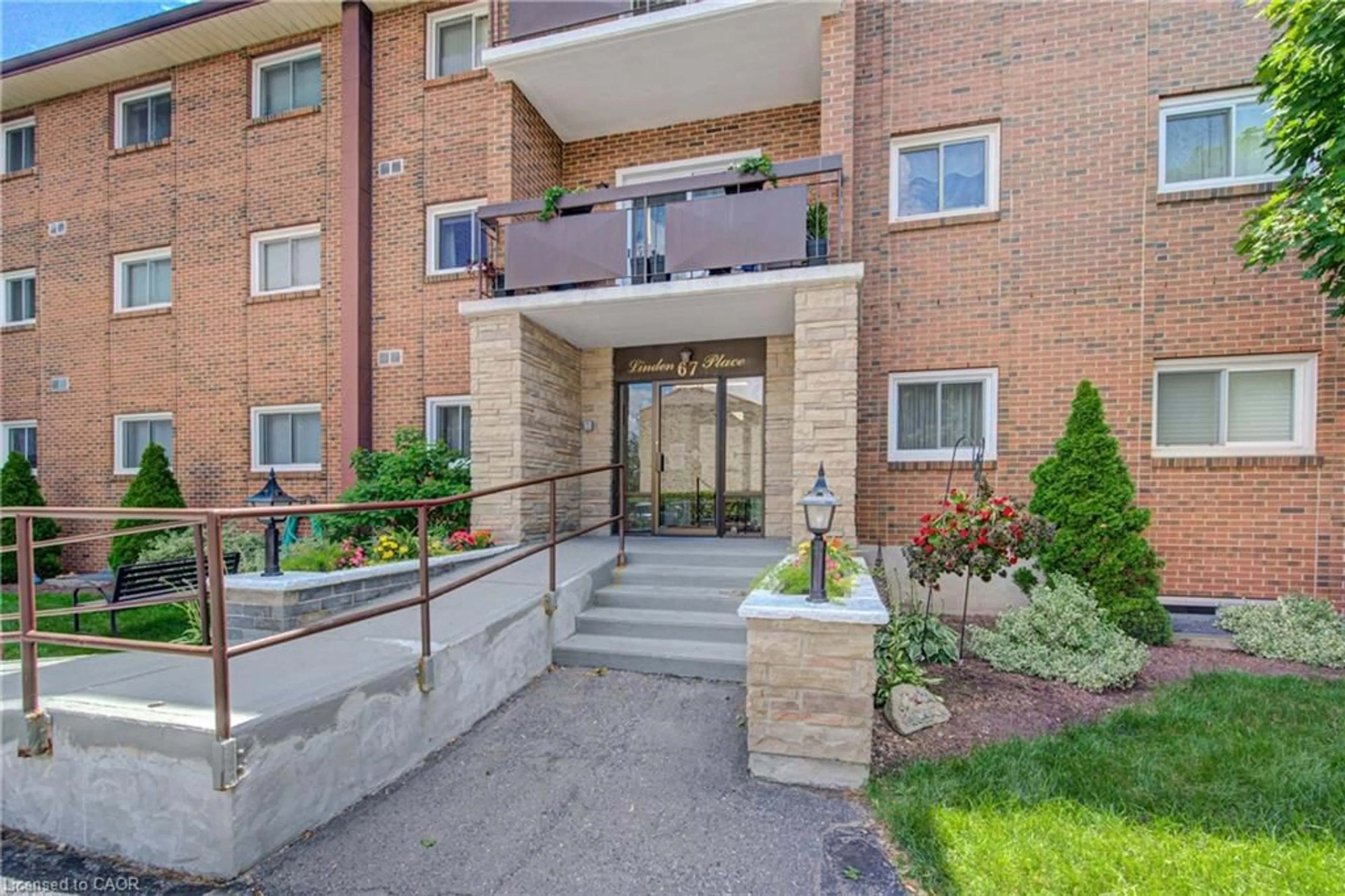 Patio, street for 67 Breckenridge Dr #308, Kitchener Ontario N2B 3R8
