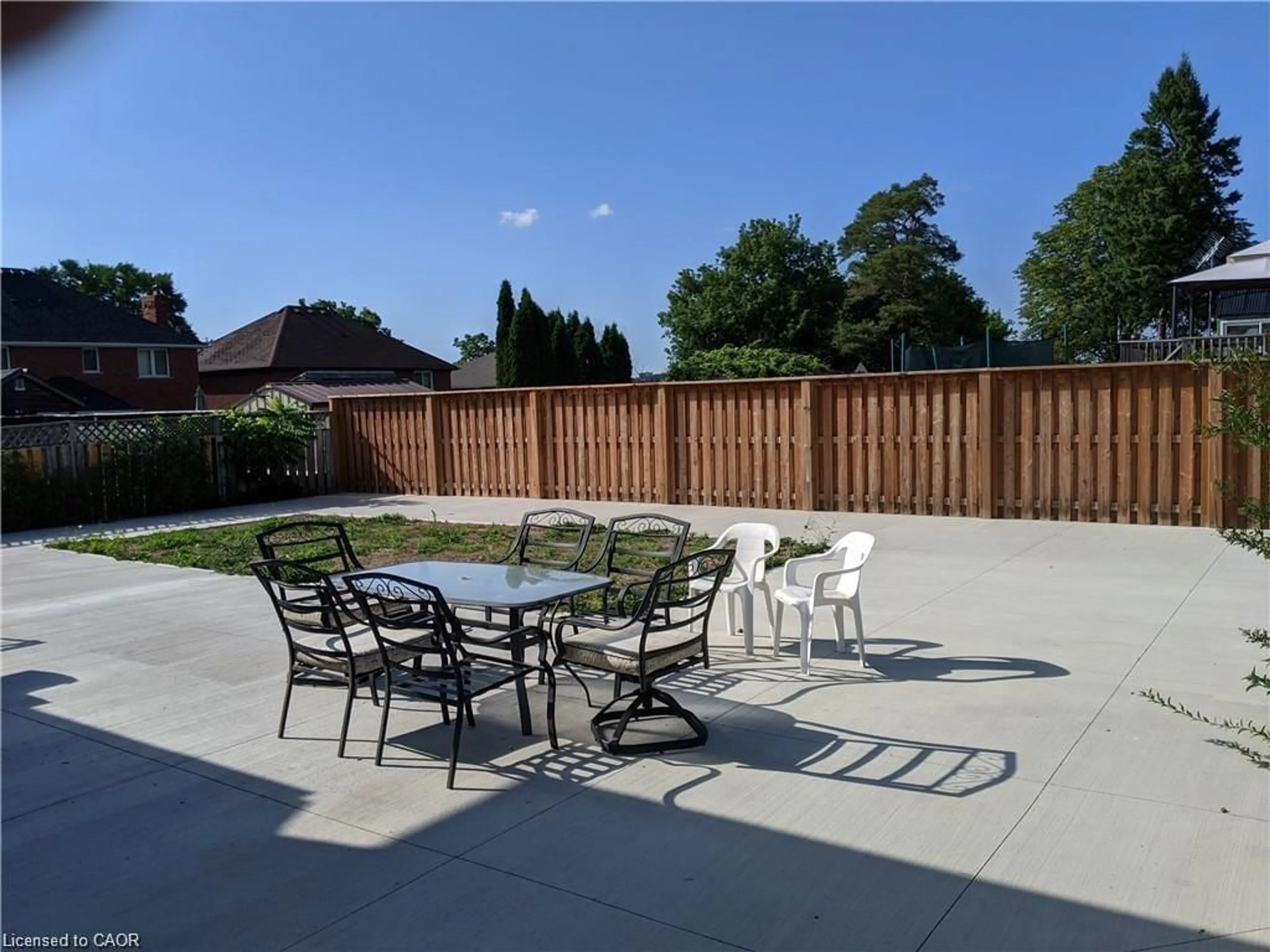 Patio, street for 84 Amherst Dr, Kitchener Ontario N2P 1C9
