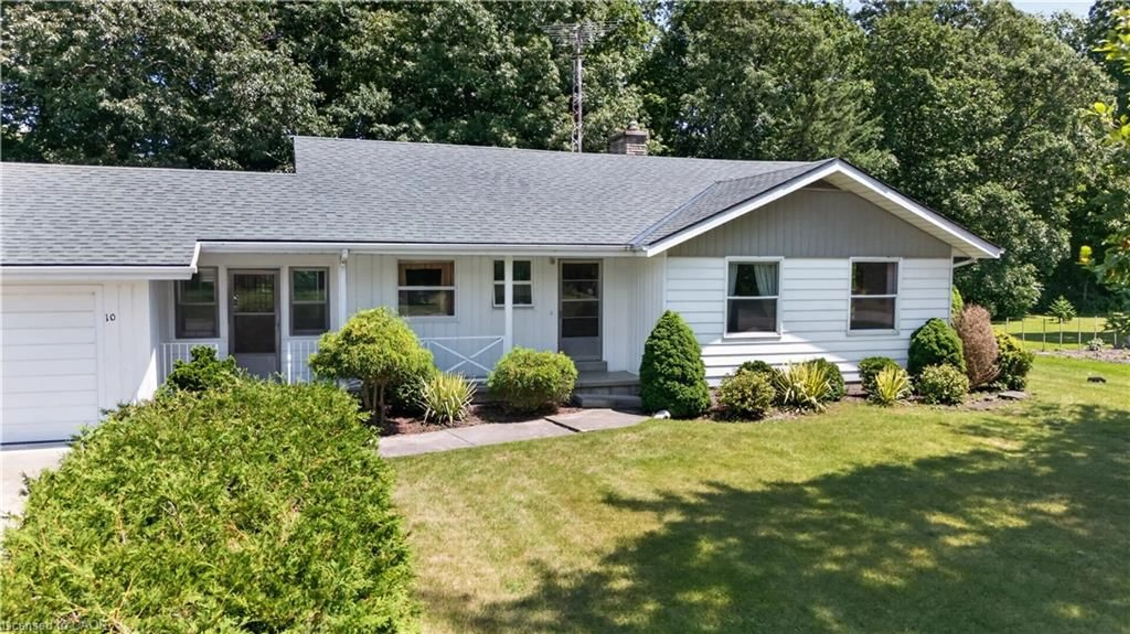 Home with vinyl exterior material, street for 10 Sunninghill Dr, Port Dover Ontario N0A 1N6