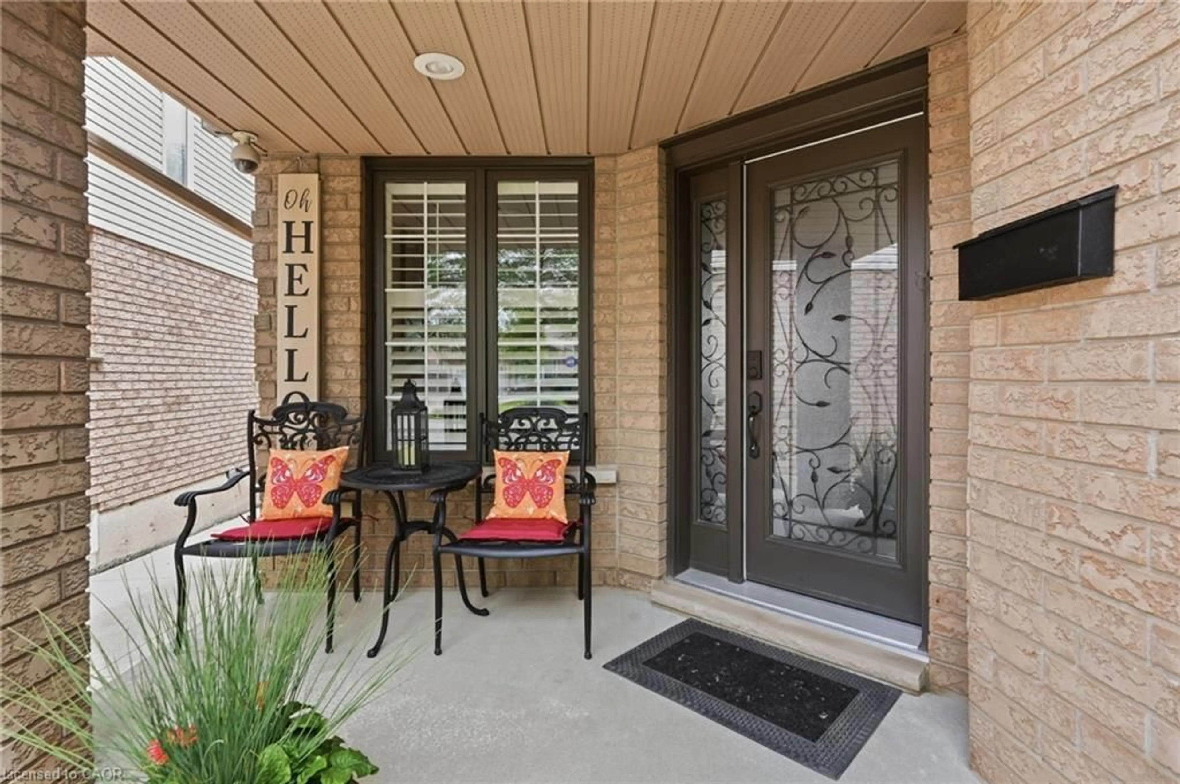 Indoor entryway for 46 Darrow Dr, Stoney Creek Ontario L8E 4P5