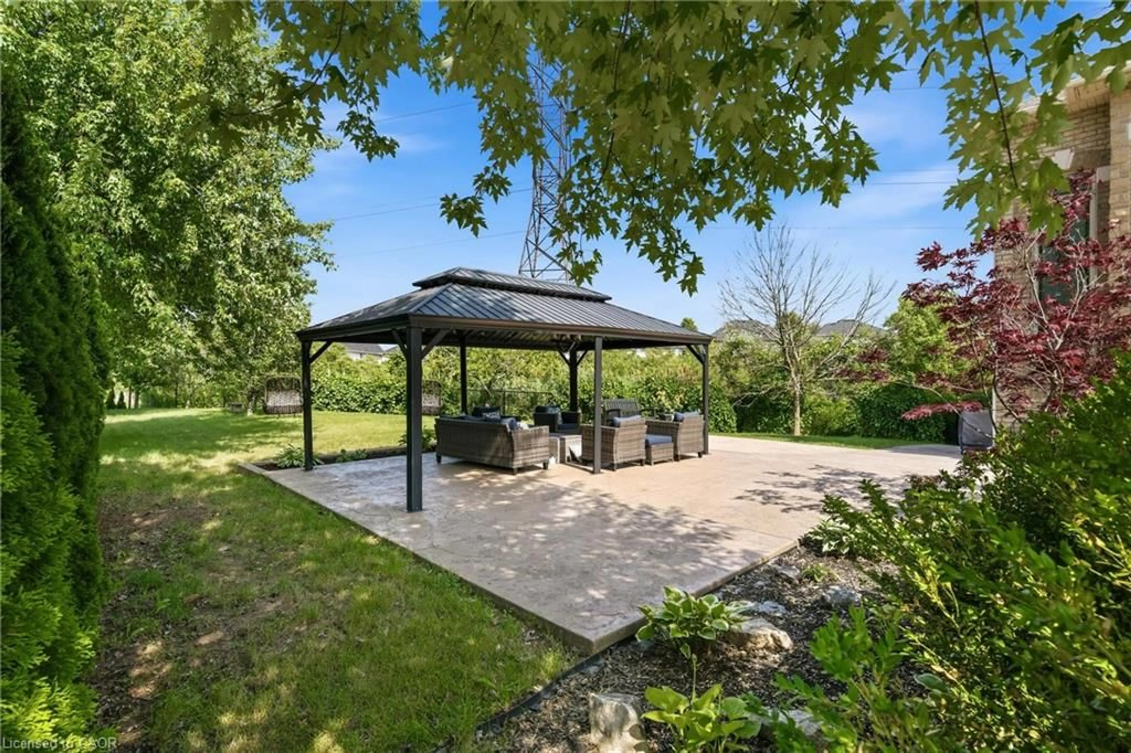 Patio, water/lake/river/ocean view for 575 Stonehenge Dr, Ancaster Ontario L9K 1T4