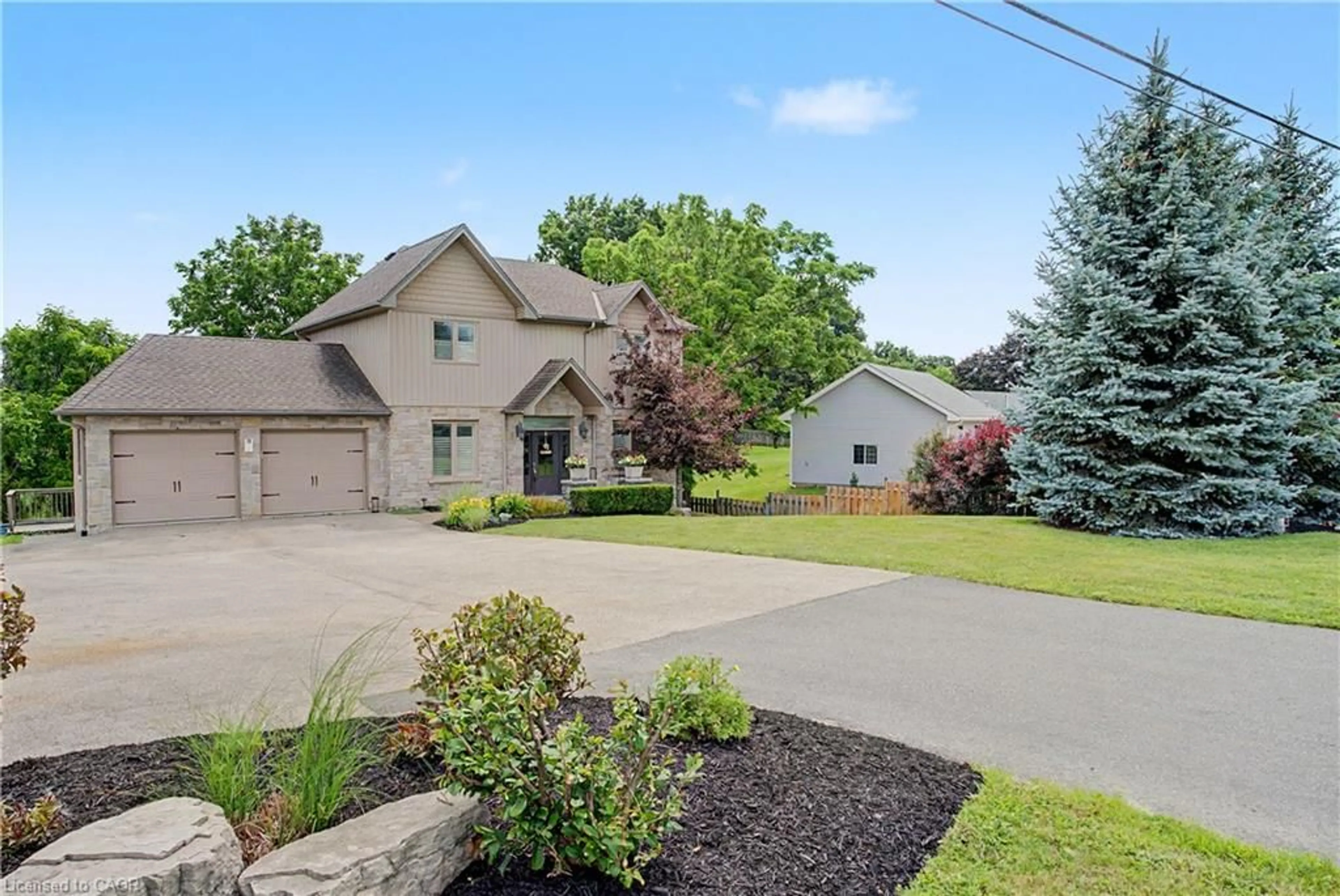 A pic from outside/outdoor area/front of a property/back of a property/a pic from drone, street for 24 Brant Rd, Paris Ontario N3L 3E1