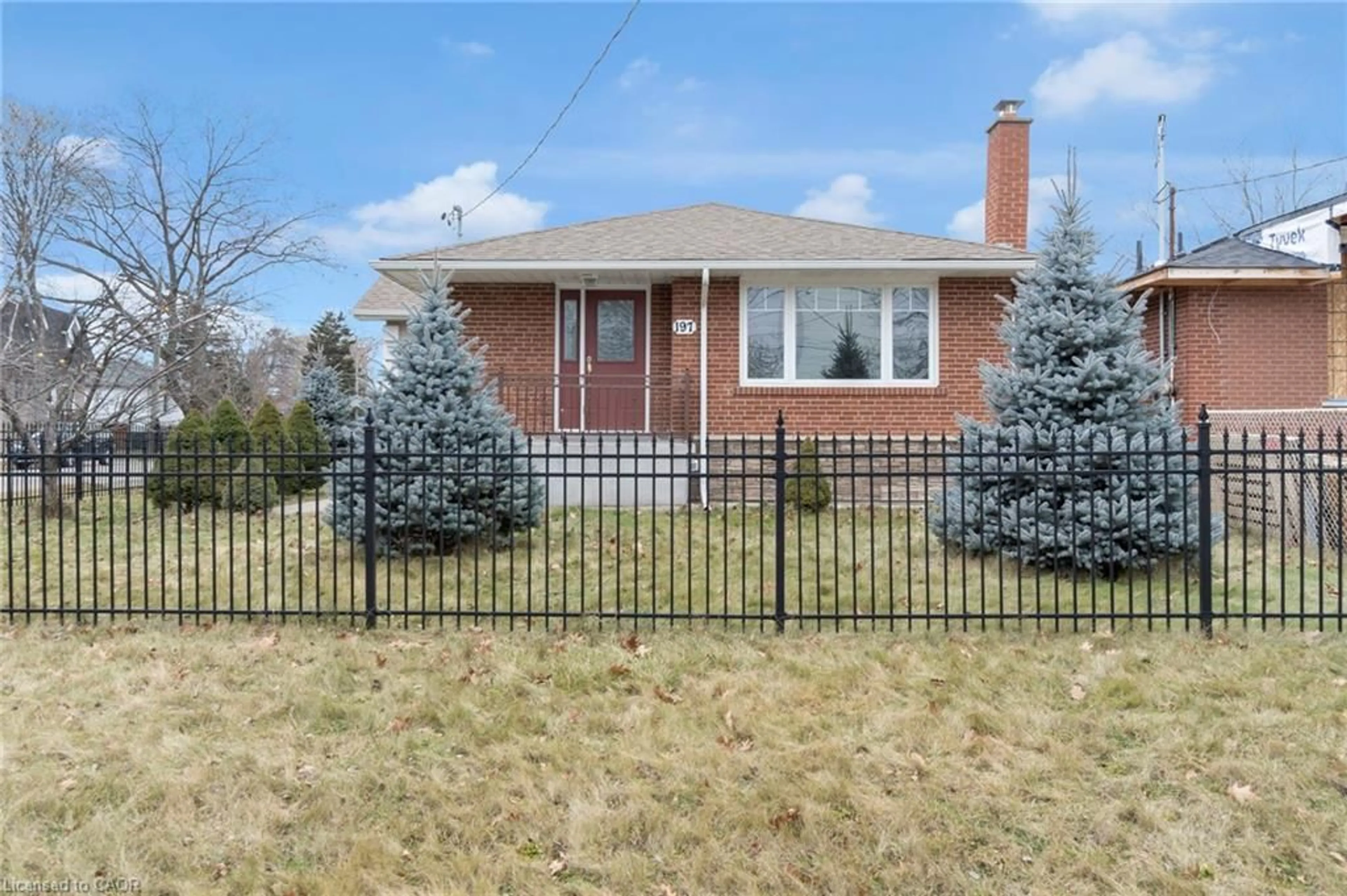 Home with brick exterior material, street for 197 Troy St, Mississauga Ontario L5G 1S9