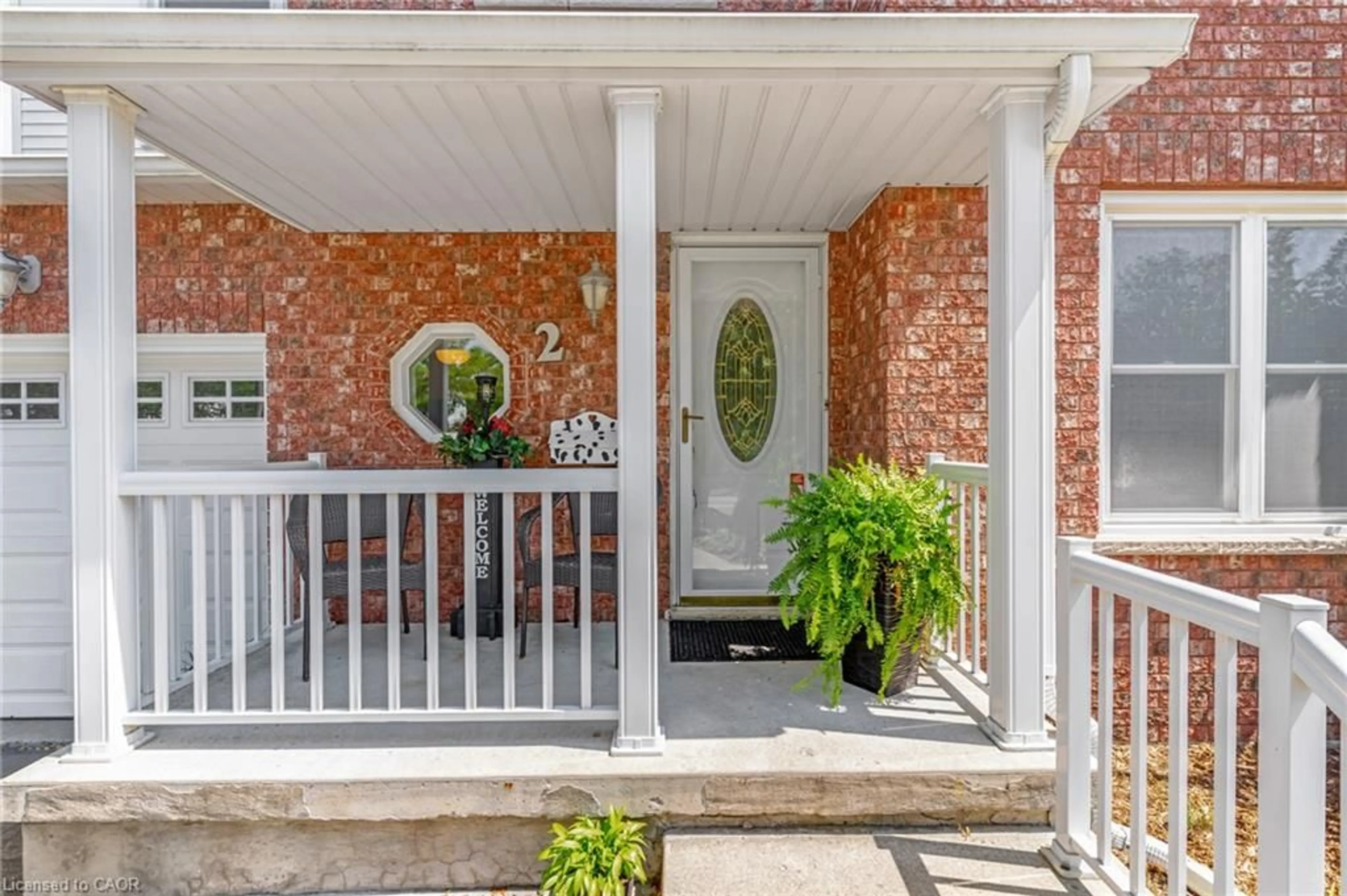 Indoor entryway for 2 Broom St, Ayr Ontario N0B 1E0