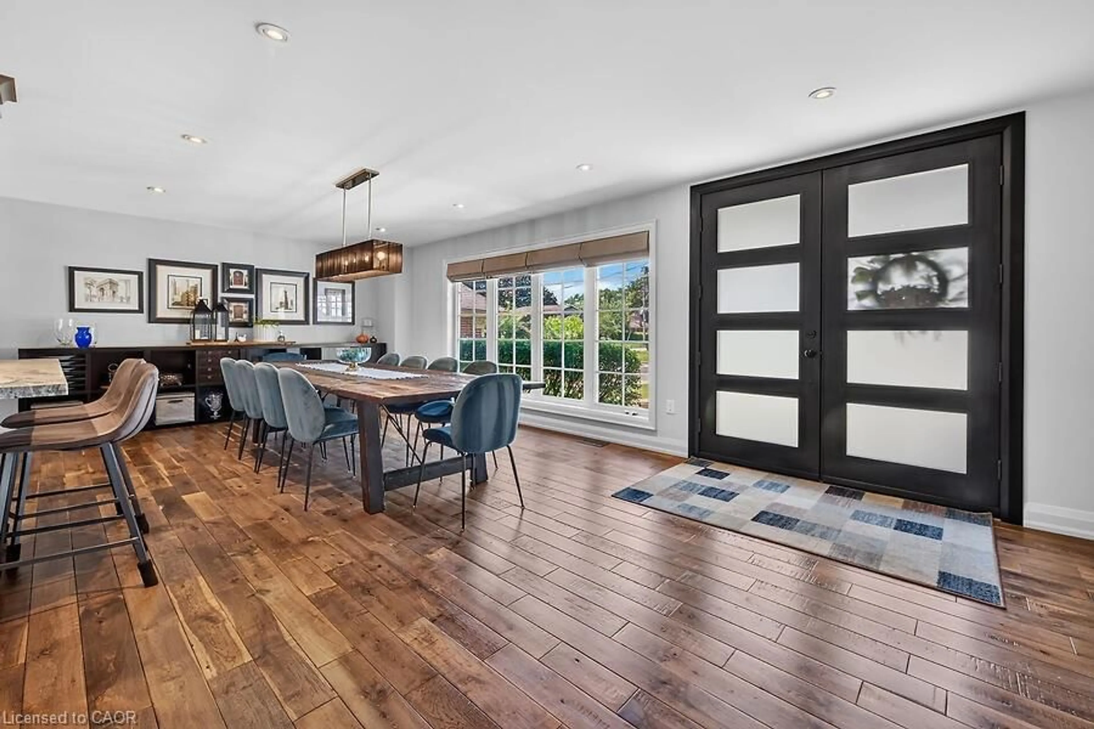 Open concept kitchen, unknown for 26 Freeland Crt, Hamilton Ontario L8S 3R5