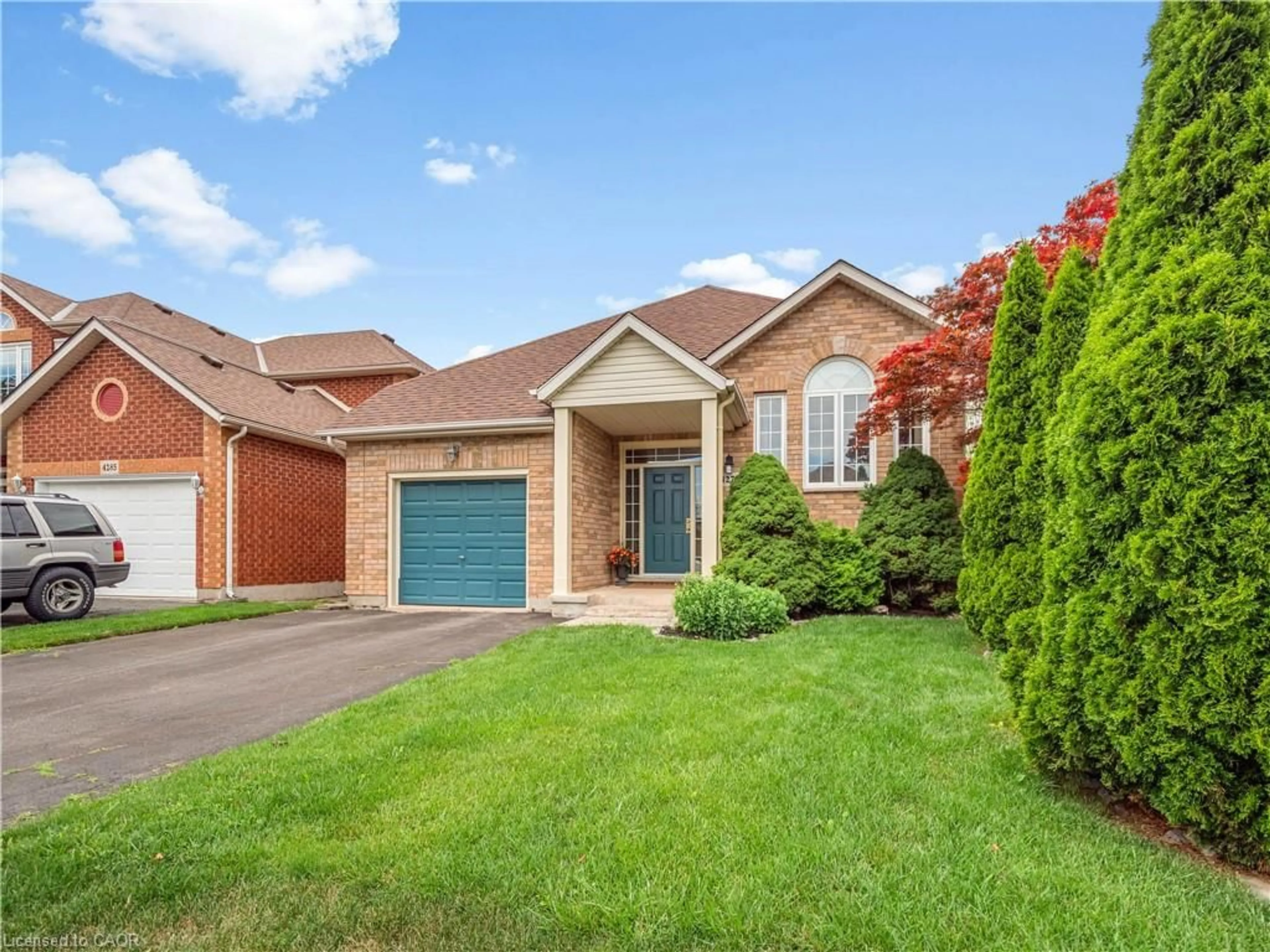 Home with brick exterior material, street for 4279 Southerland Crt, Niagara Falls Ontario L2G 7W4