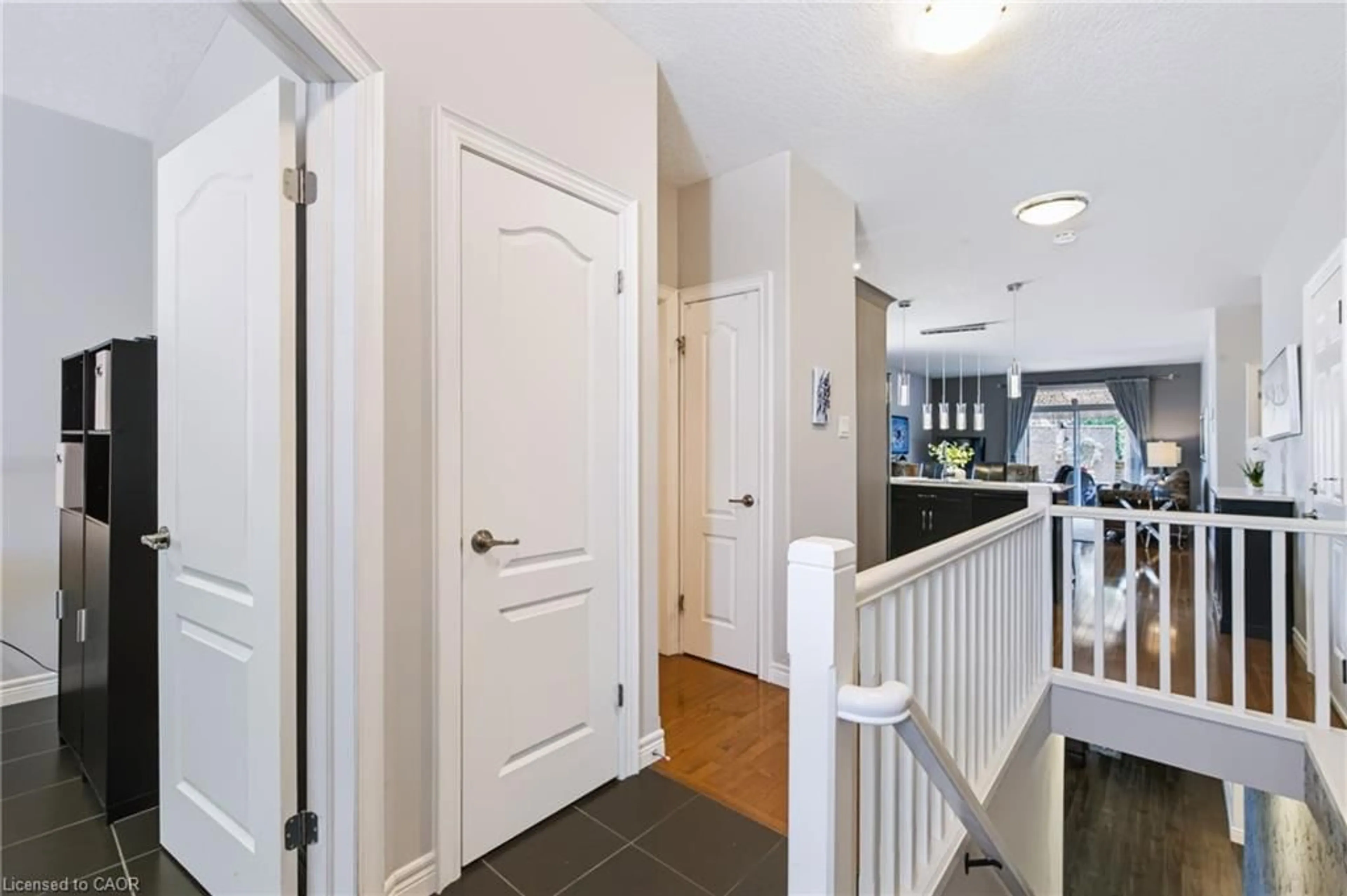 Indoor entryway for 244 Dundas St #22, Paris Ontario N3L 0B4