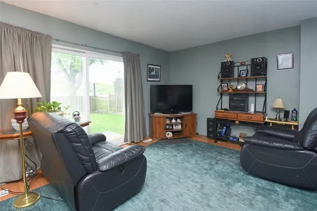 1190 Upper Ottawa St #41, Hamilton 3