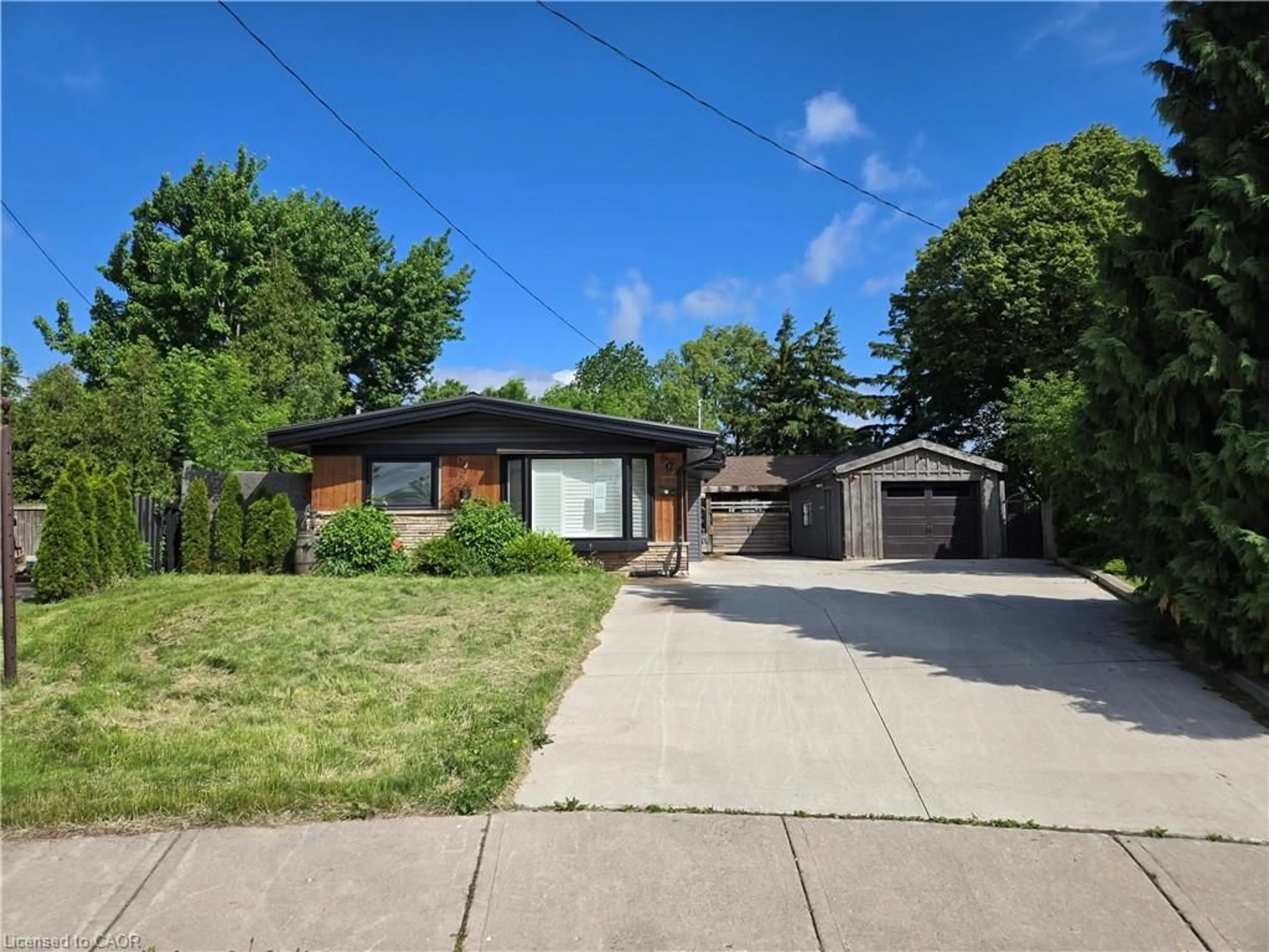 A pic from outside/outdoor area/front of a property/back of a property/a pic from drone, street for 17 Carmen Ave, Hamilton Ontario L8V 2H5