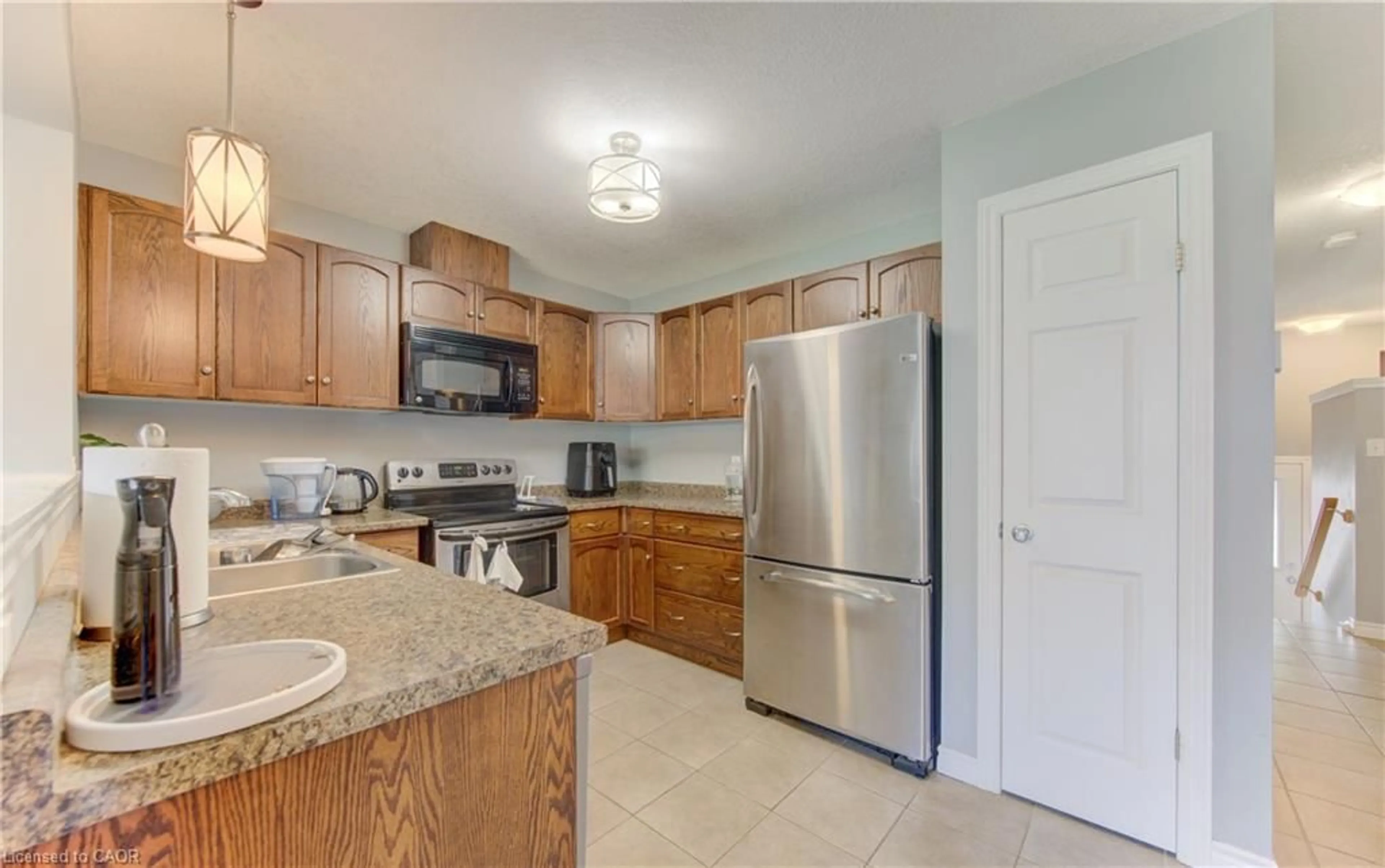 Standard kitchen, ceramic/tile floor for 6 Edwards St, Guelph Ontario N1E 0B2