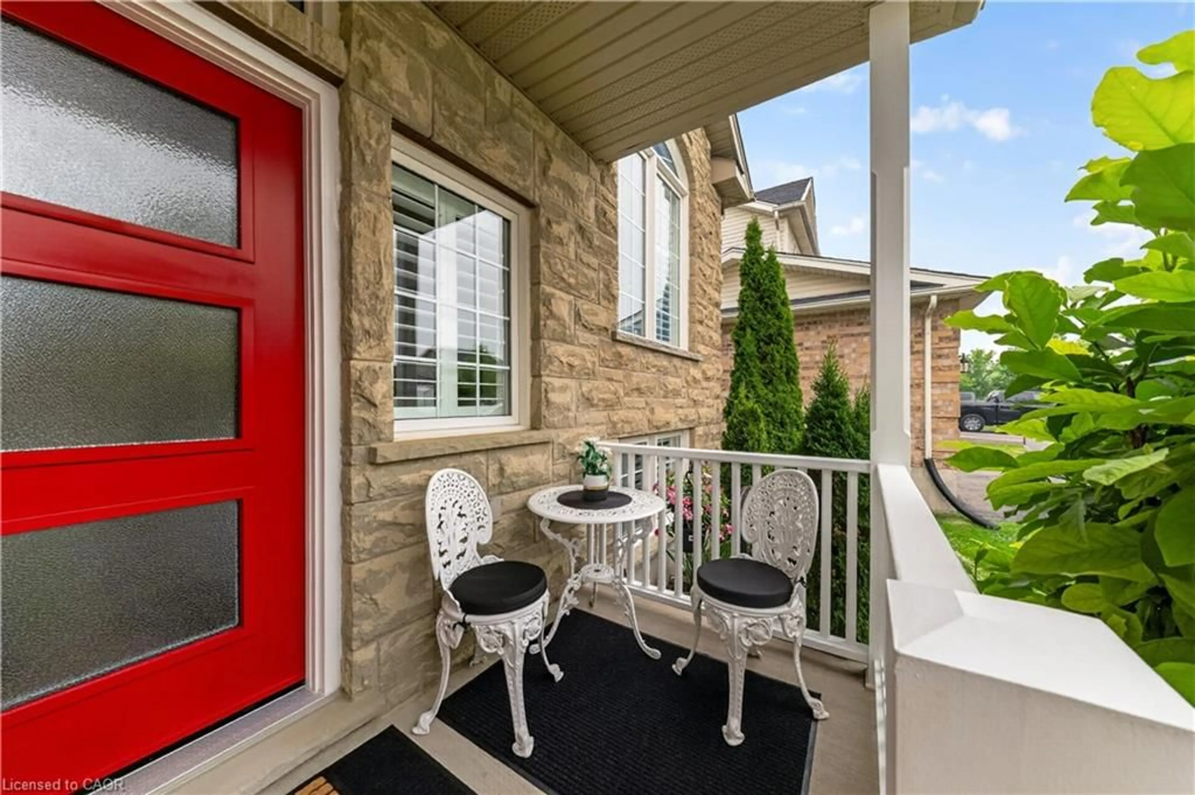 Patio, street for 957 Gzowski St, Fergus Ontario N1M 3W1