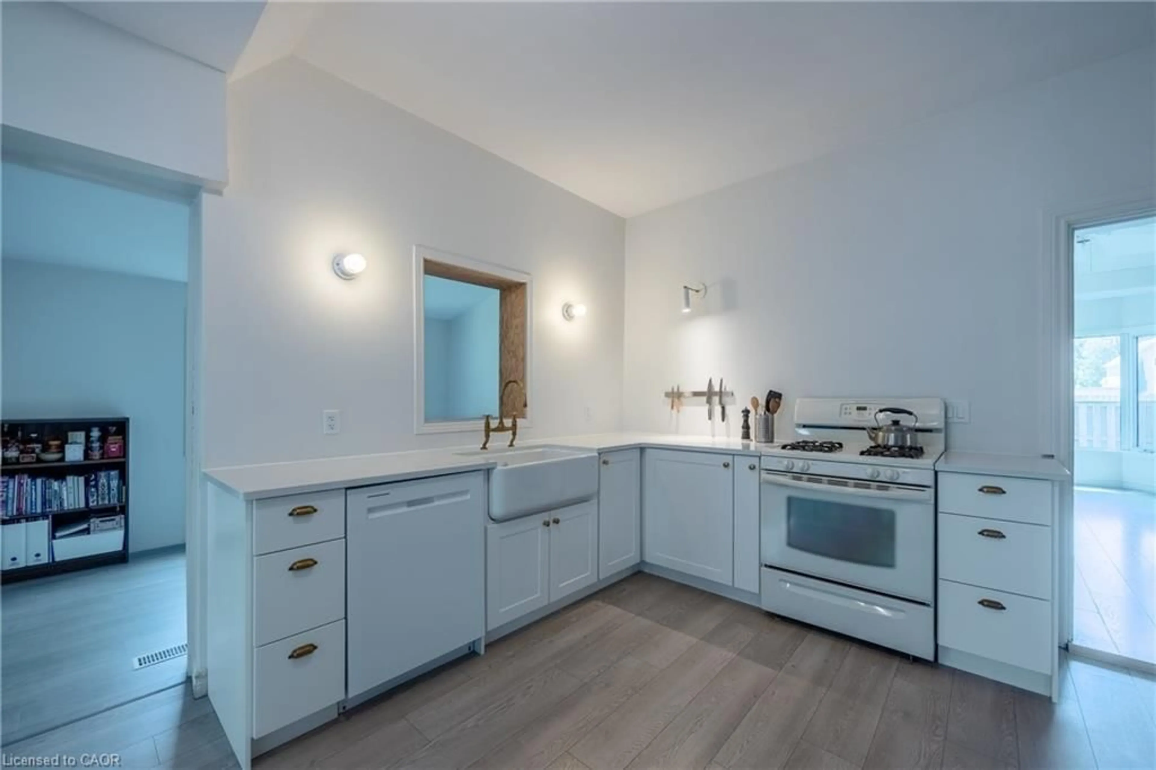 Open concept kitchen, unknown for 86 Green St, Waterford Ontario N0E 1Y0