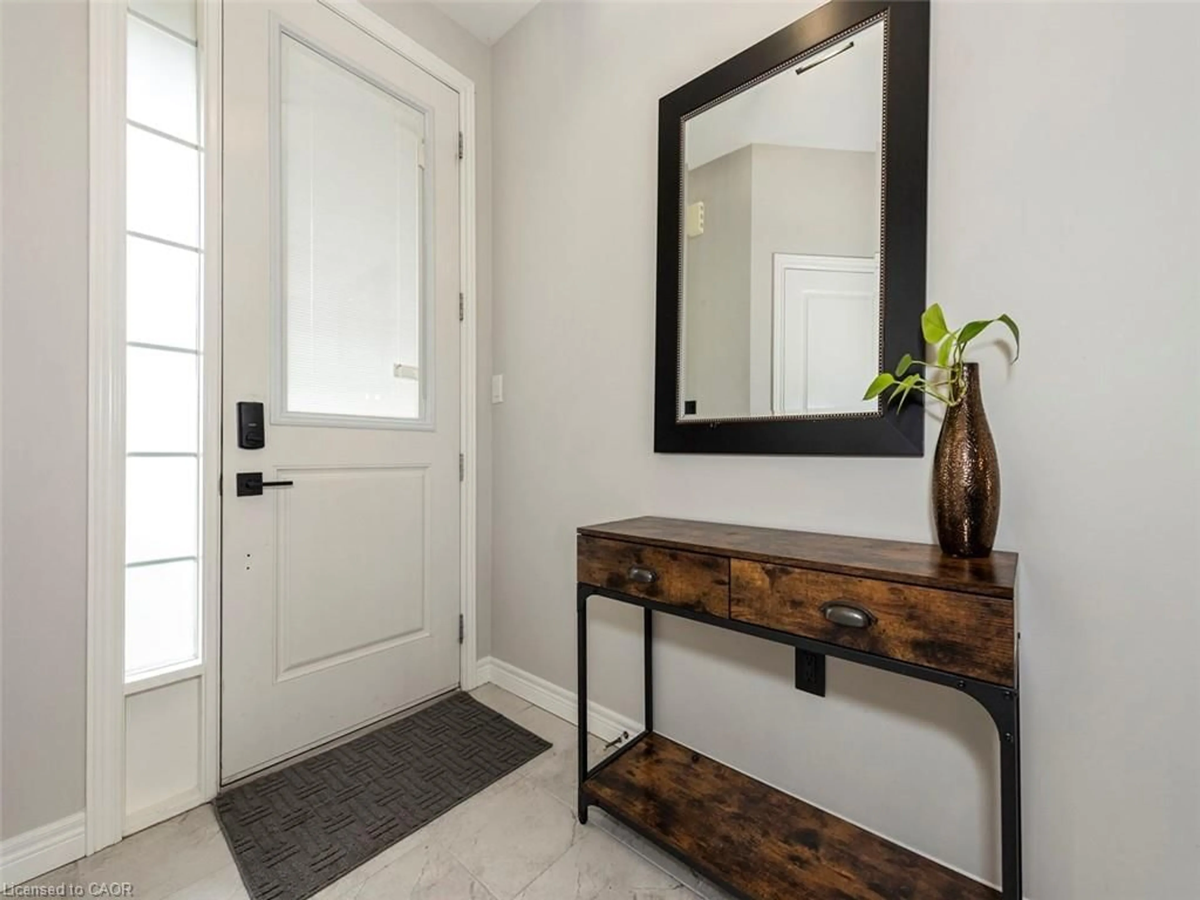 Indoor entryway for 34 Dodman Cres, Ancaster Ontario L9G 0G6