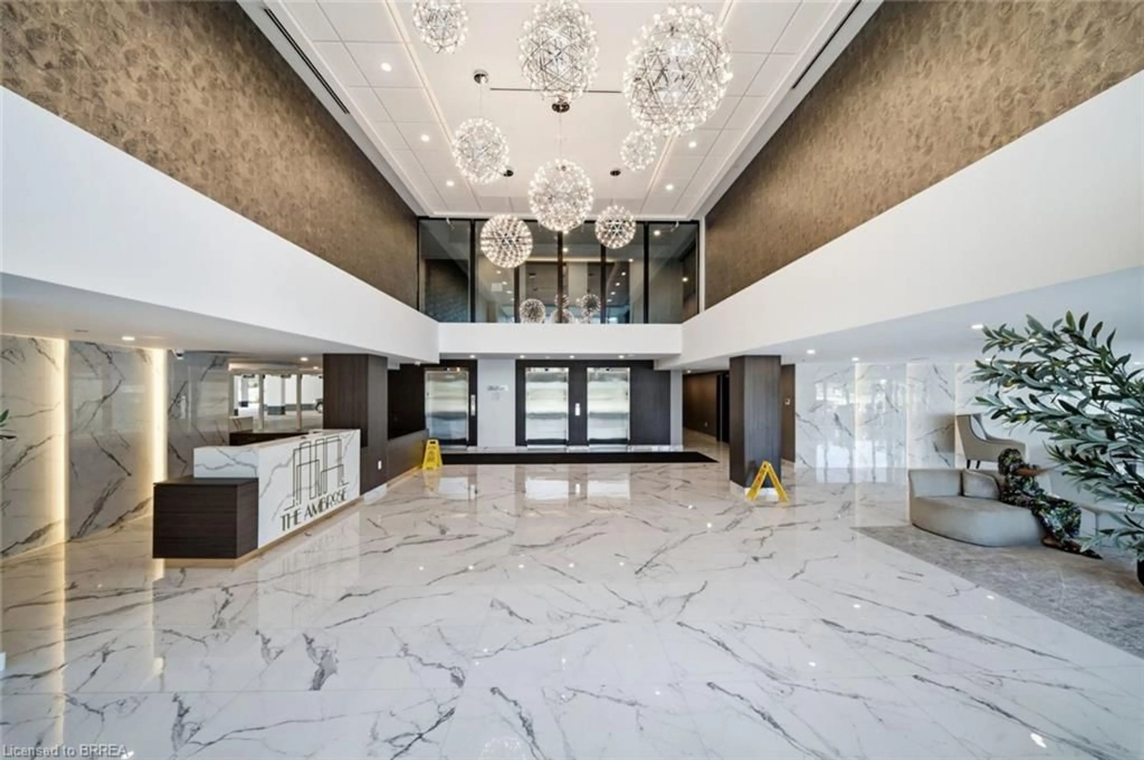 Lobby for 575 Conklin Rd #323, Brantford Ontario N3T 0Y2