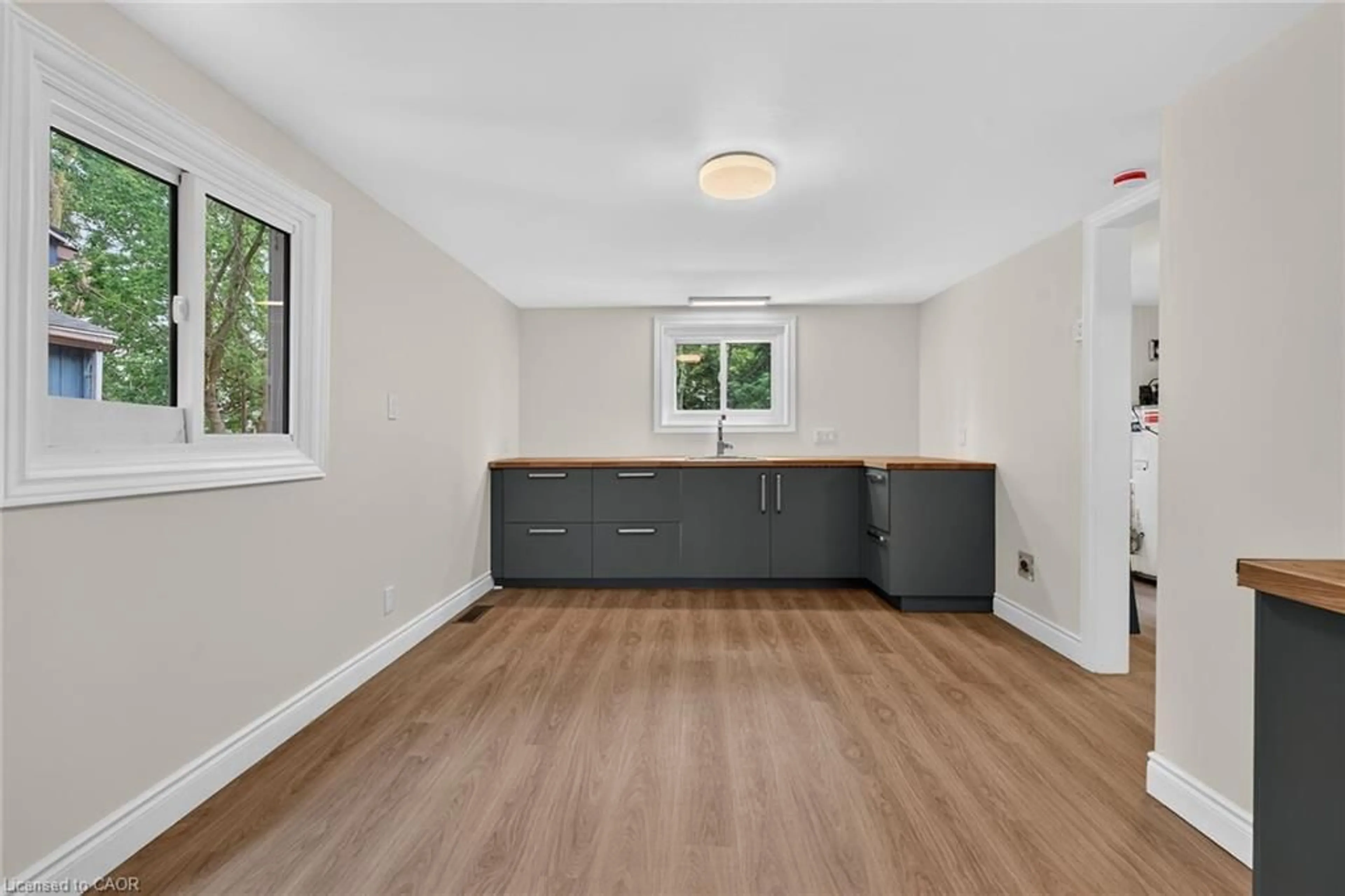 A pic of a room for 233 North Cayuga St, Dunnville Ontario N1A 1P4
