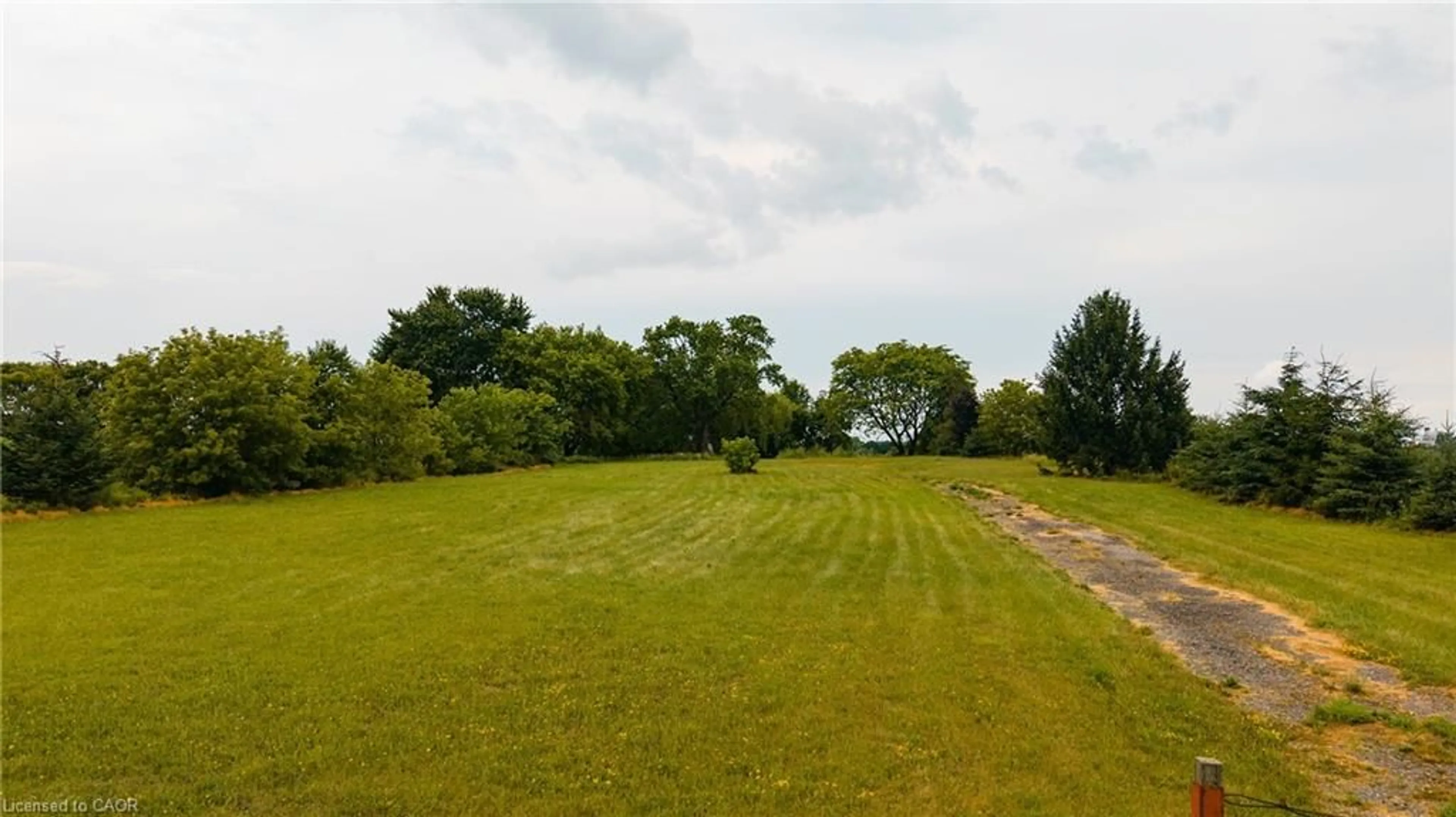 A pic from outside/outdoor area/front of a property/back of a property/a pic from drone, unknown for 1532 Gingerich Rd, Baden Ontario N3A 3J7