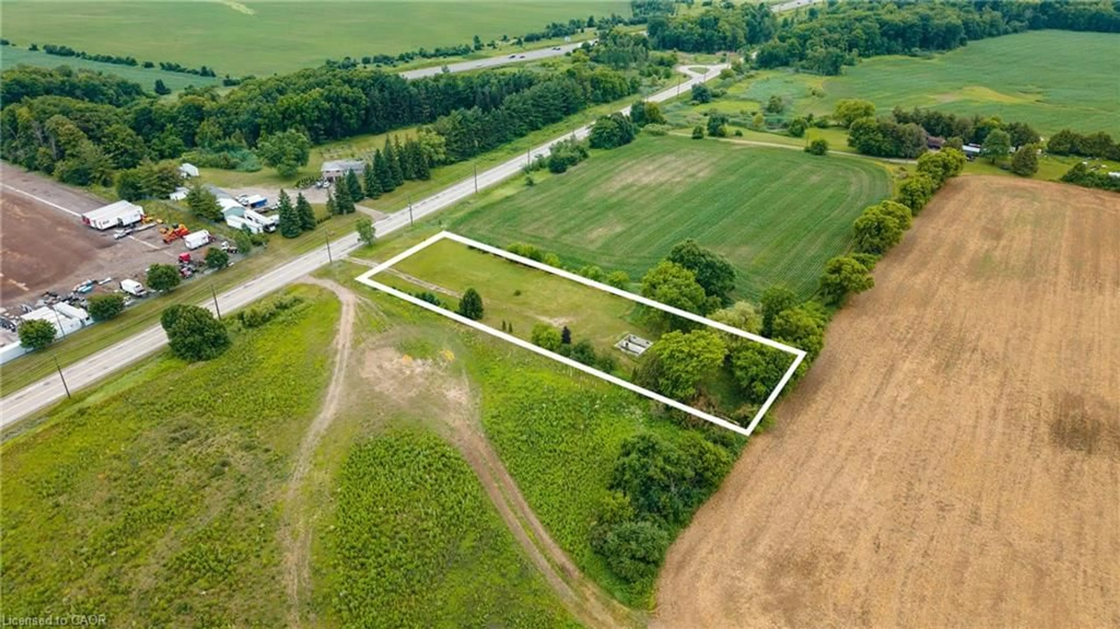 A pic from outside/outdoor area/front of a property/back of a property/a pic from drone, building for 1532 Gingerich Rd, Baden Ontario N3A 3J7