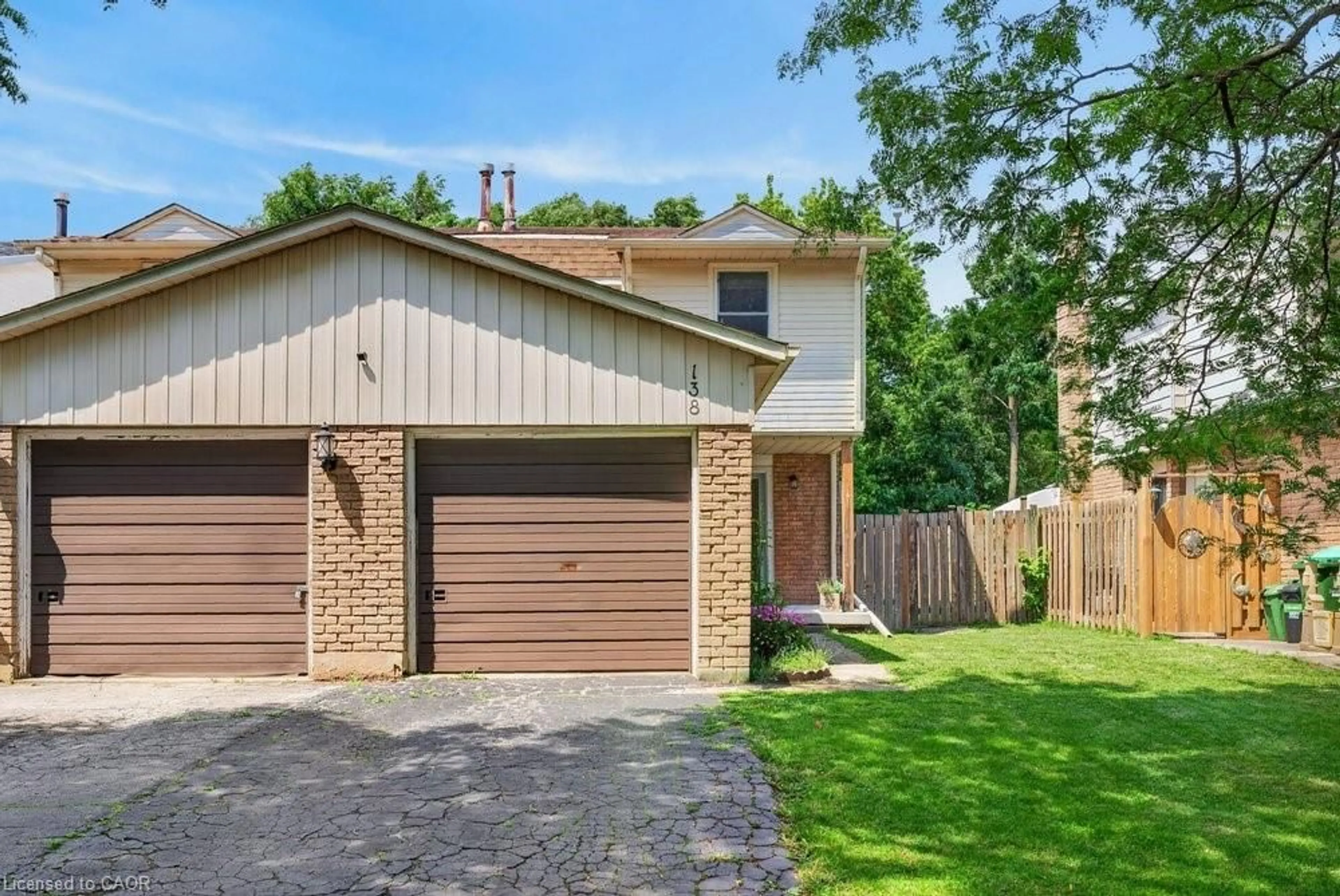 Home with brick exterior material, street for 138 Memorial Ave, Stoney Creek Ontario L8G 4C7