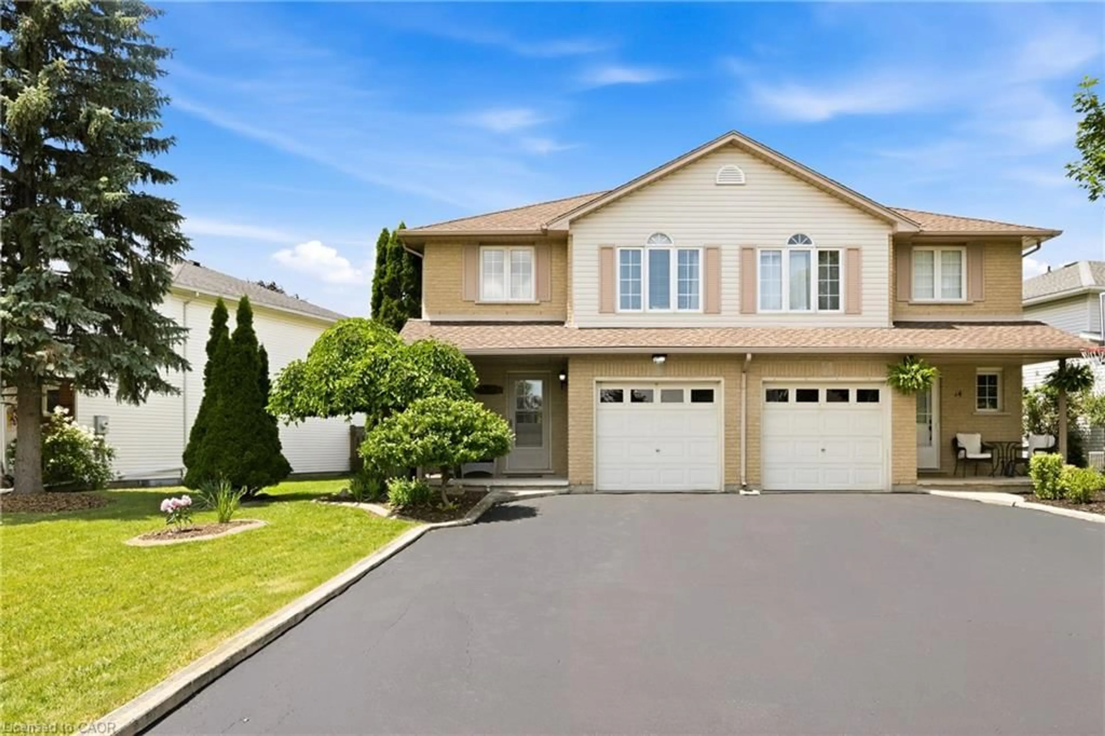 Home with vinyl exterior material, street for 16 Scottacres Blvd, Caledonia Ontario N3W 2K2