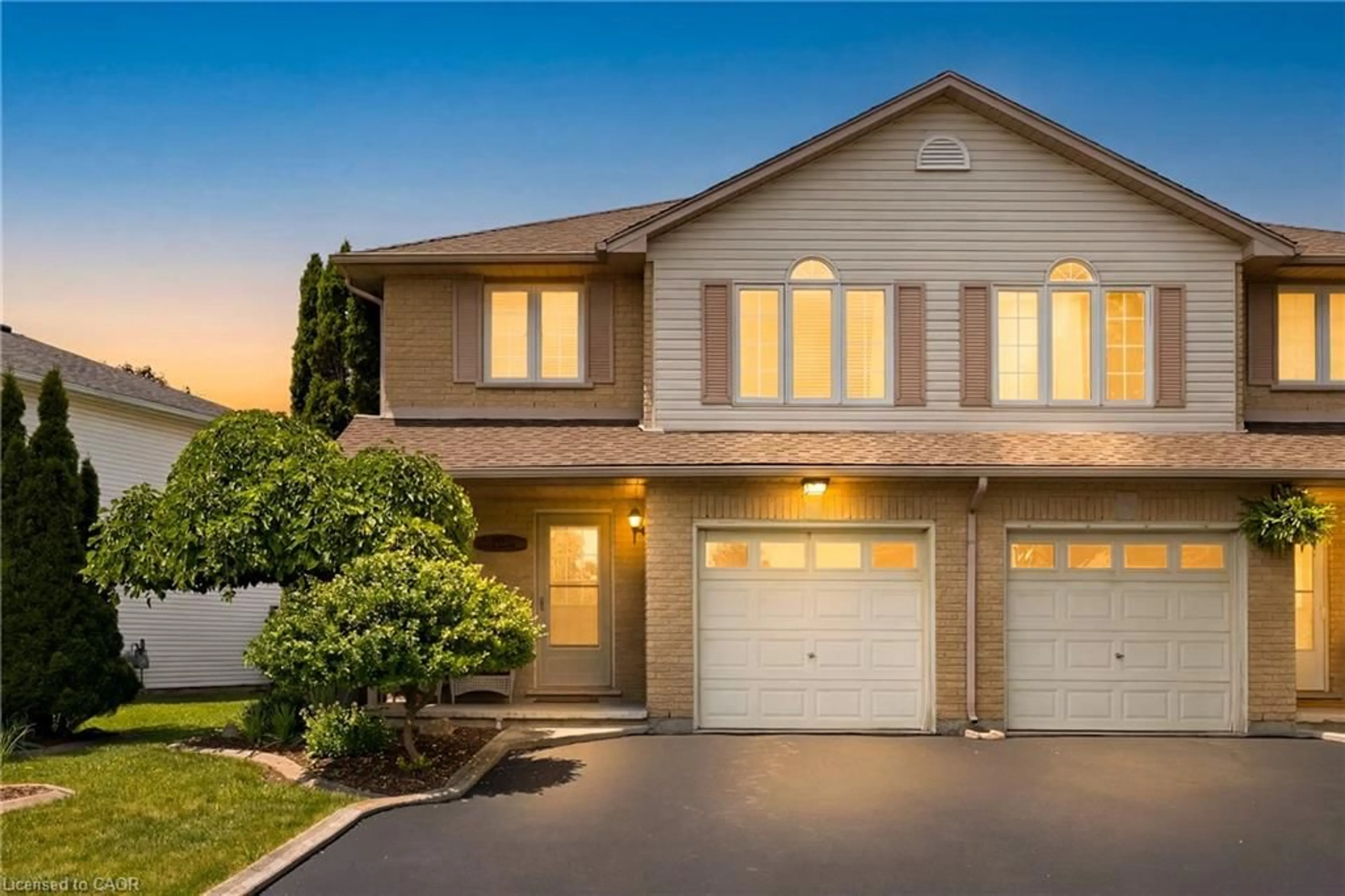 Home with vinyl exterior material, street for 16 Scottacres Blvd, Caledonia Ontario N3W 2K2