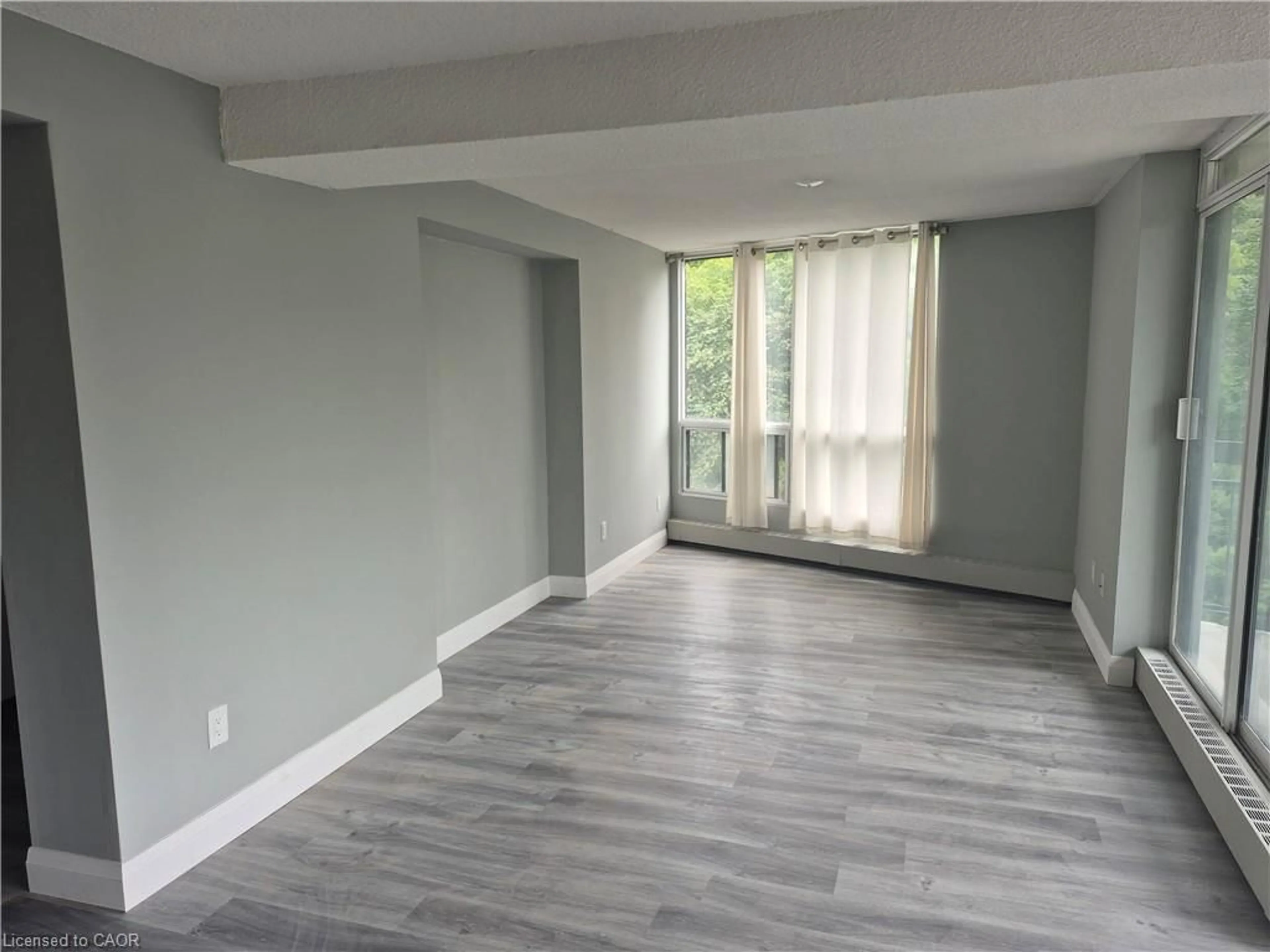 A pic of a room for 150 Charlton Ave #708, Hamilton Ontario L8N 3X3