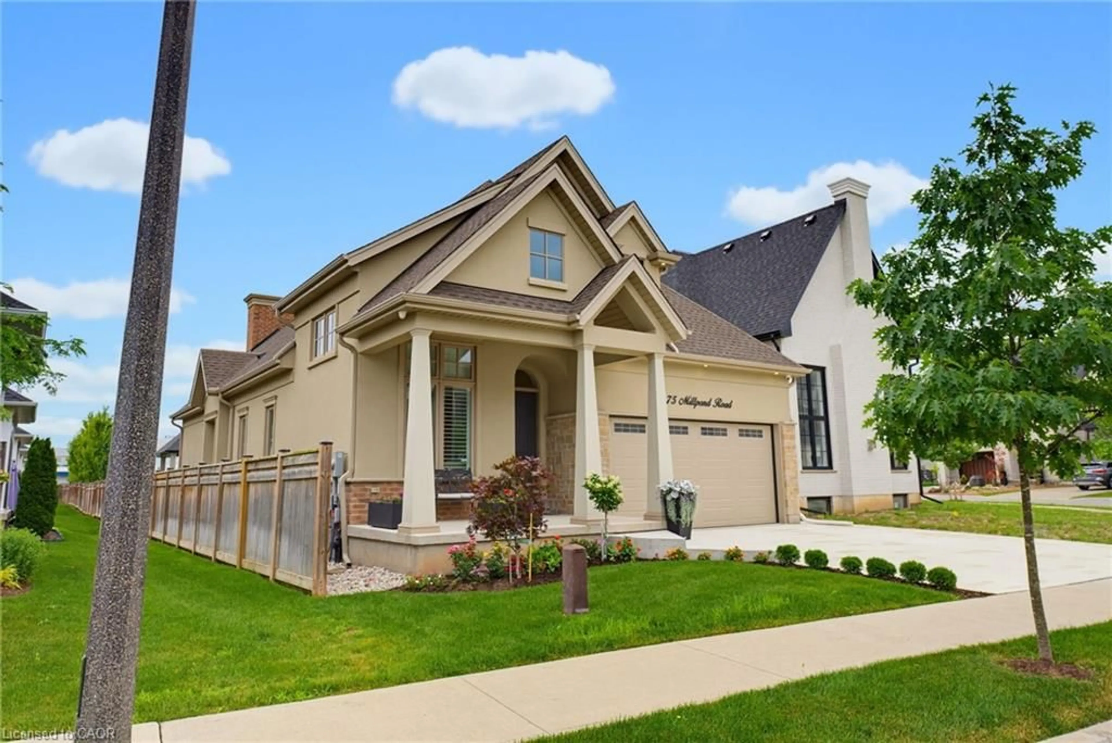 Home with vinyl exterior material, street for 75 Millpond Rd, Niagara-on-the-Lake Ontario L0S 1J0