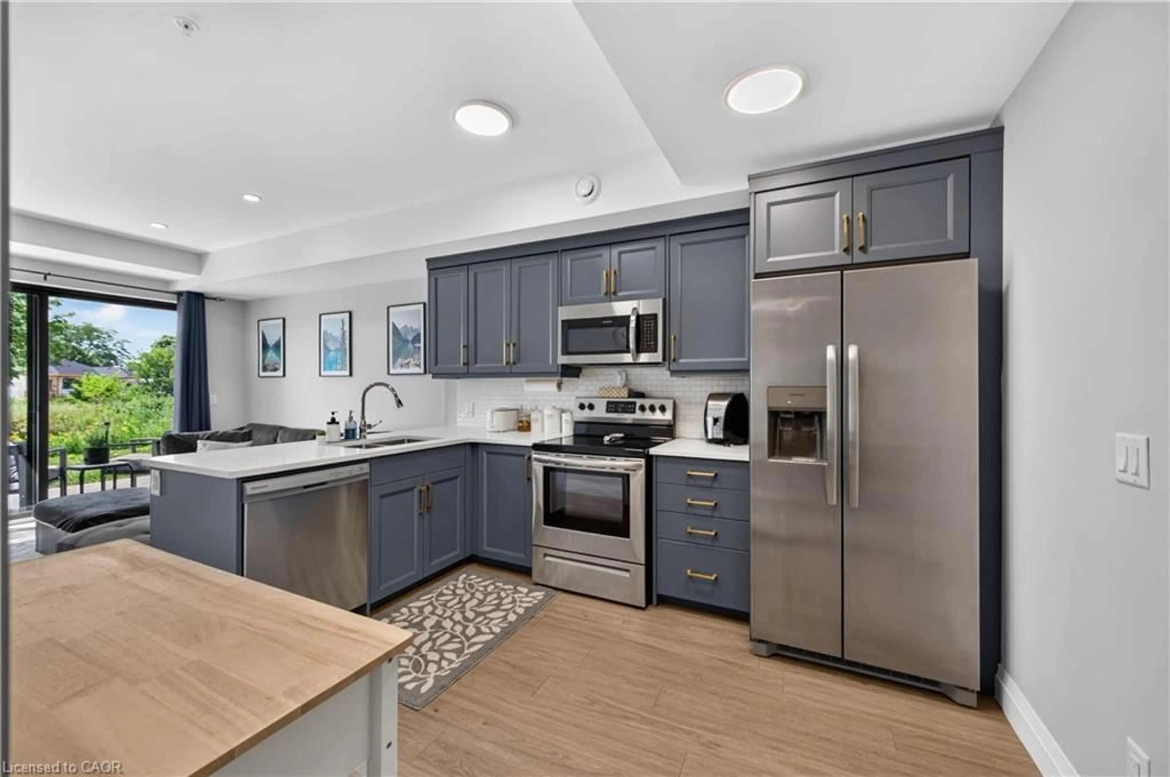 Open concept kitchen, unknown for St, Hagersville Ontario N0A 1H0