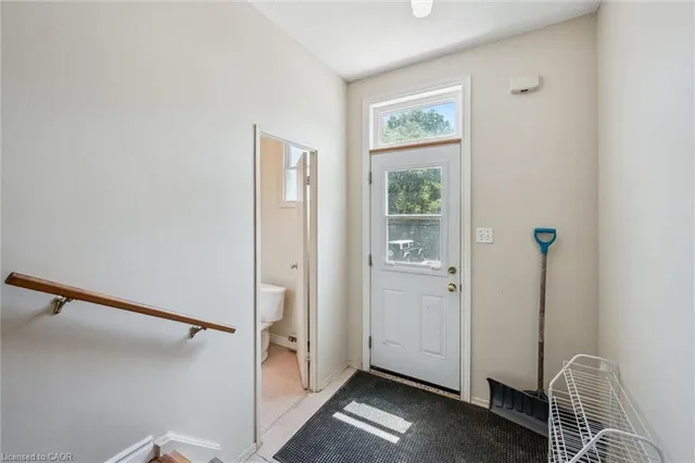 204 Westcourt Pl, Waterloo 4