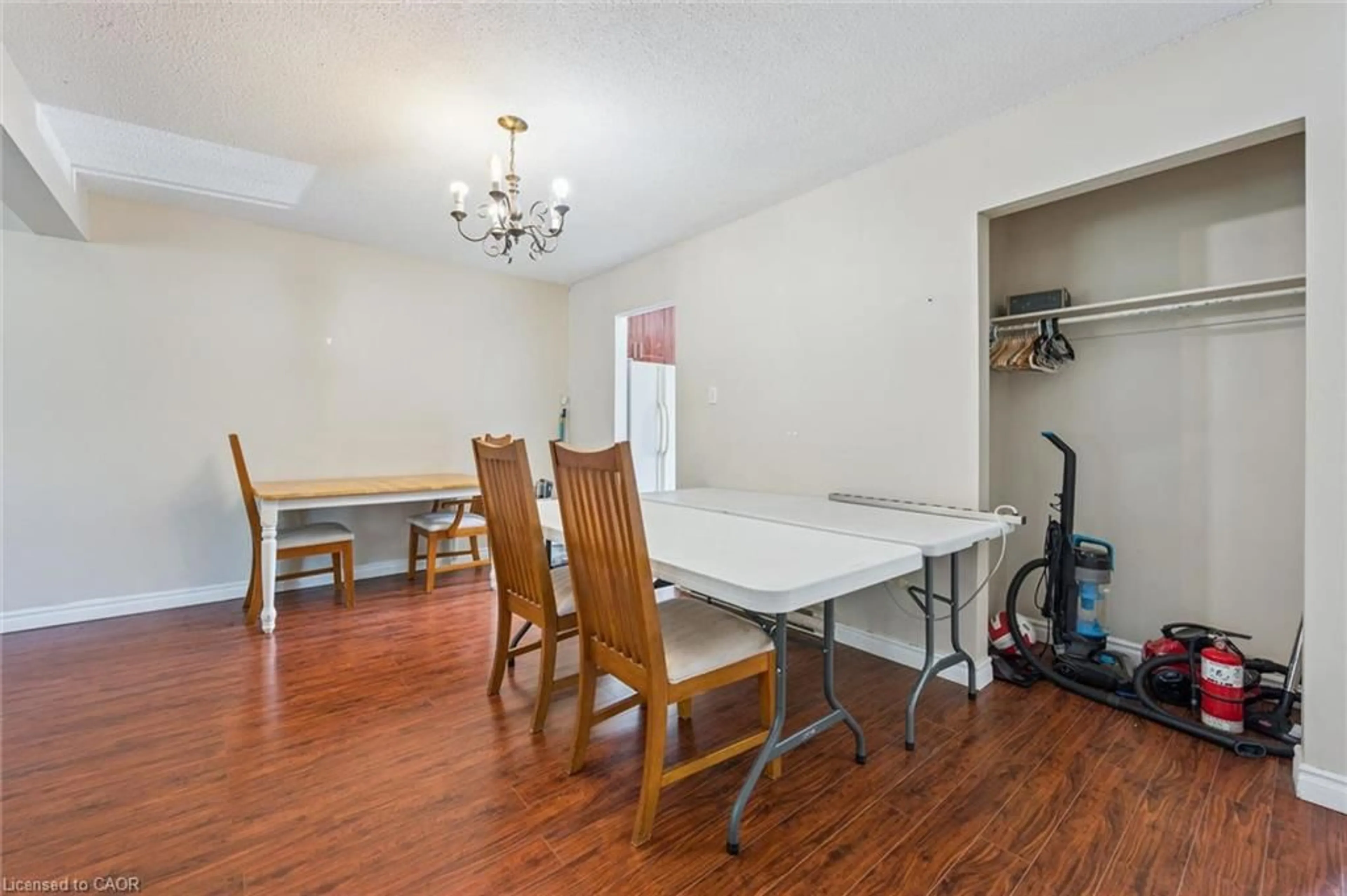 Dining room, wood/laminate floor for 204 Westcourt Pl, Waterloo Ontario N2L 2R7