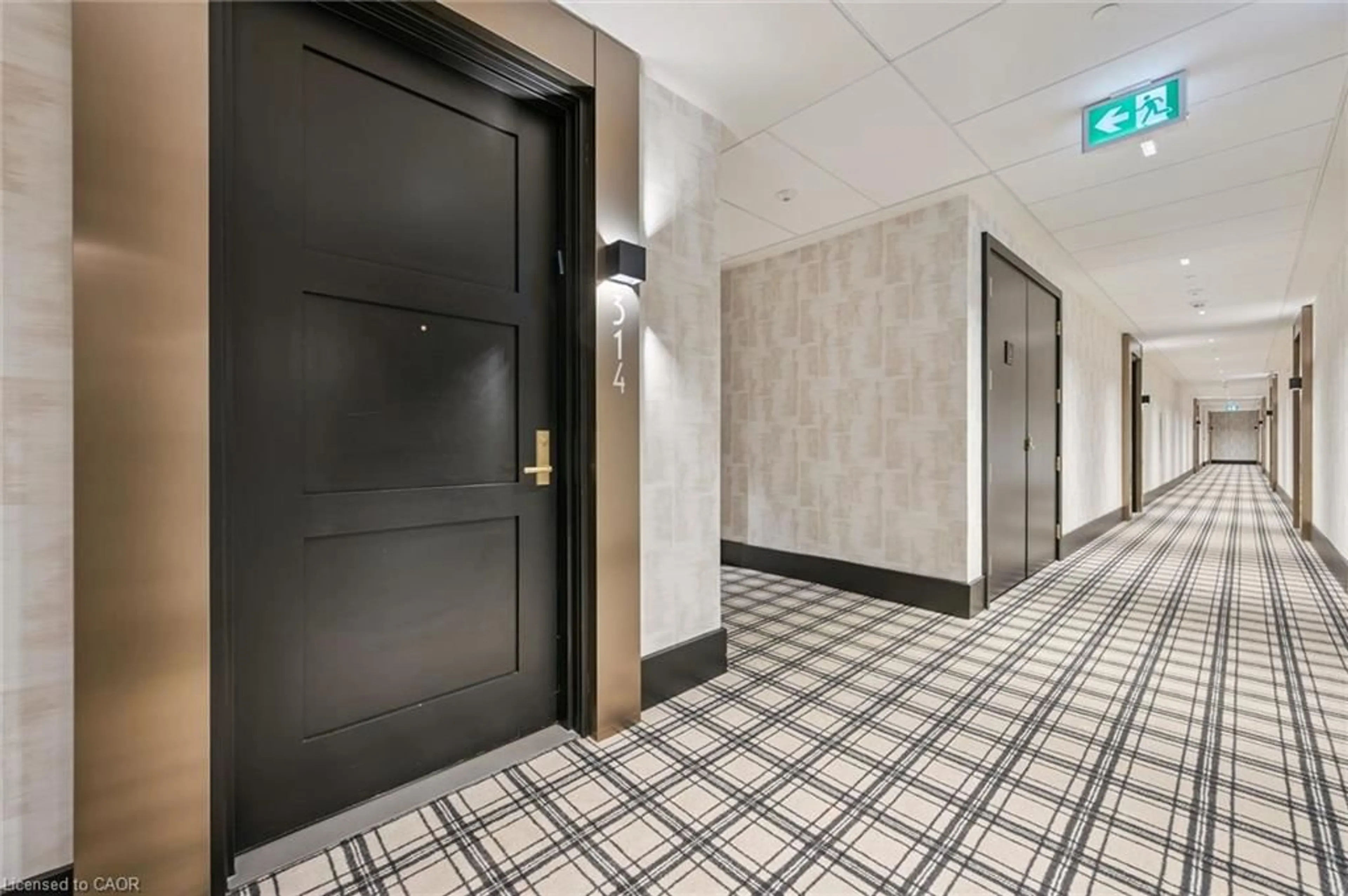 Indoor foyer for 6523 Wellington 7 Rd #314, Centre Wellington Ontario N0B 1S0