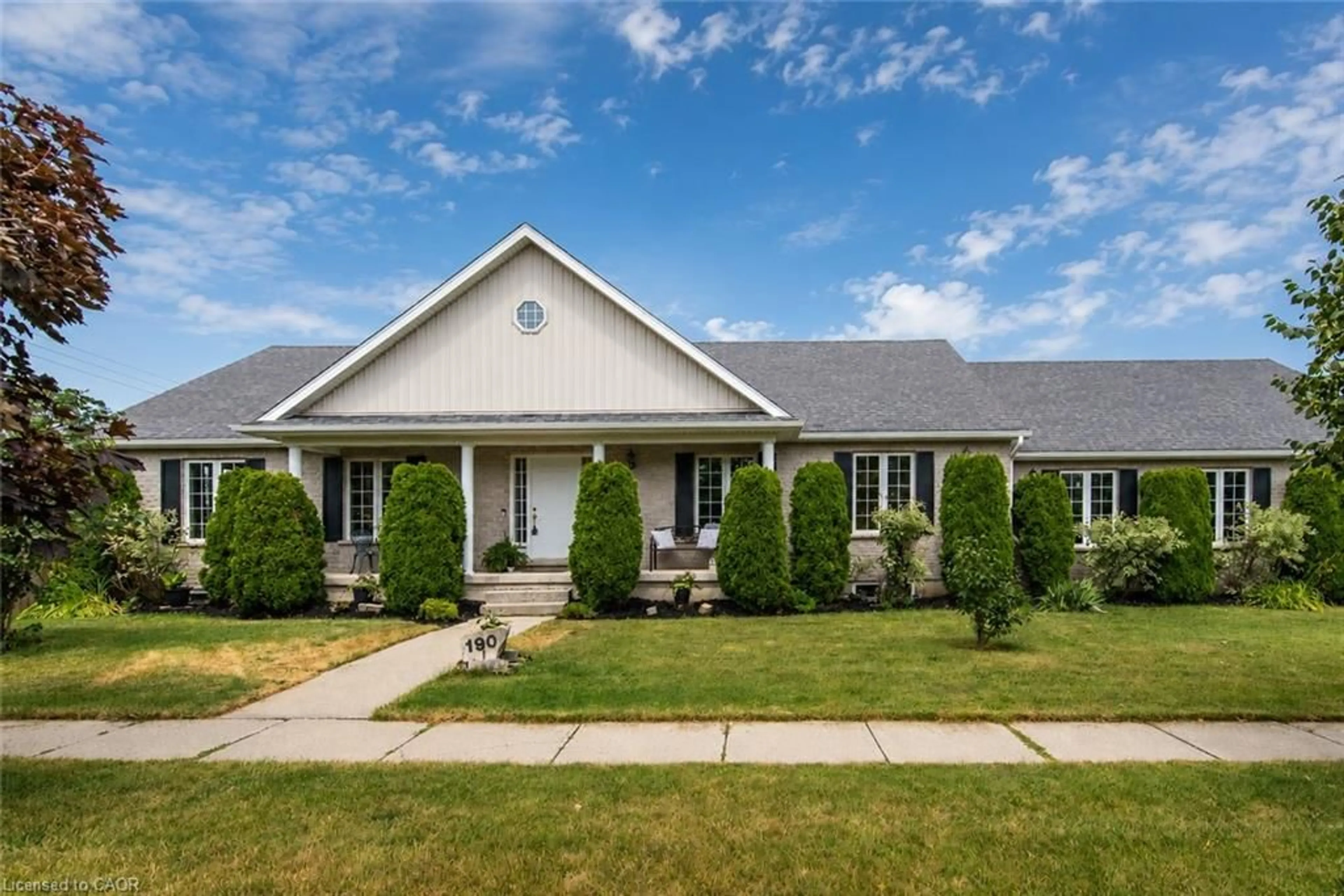 Home with vinyl exterior material, street for 190 Laschinger Blvd, New Hamburg Ontario N3A 2G9