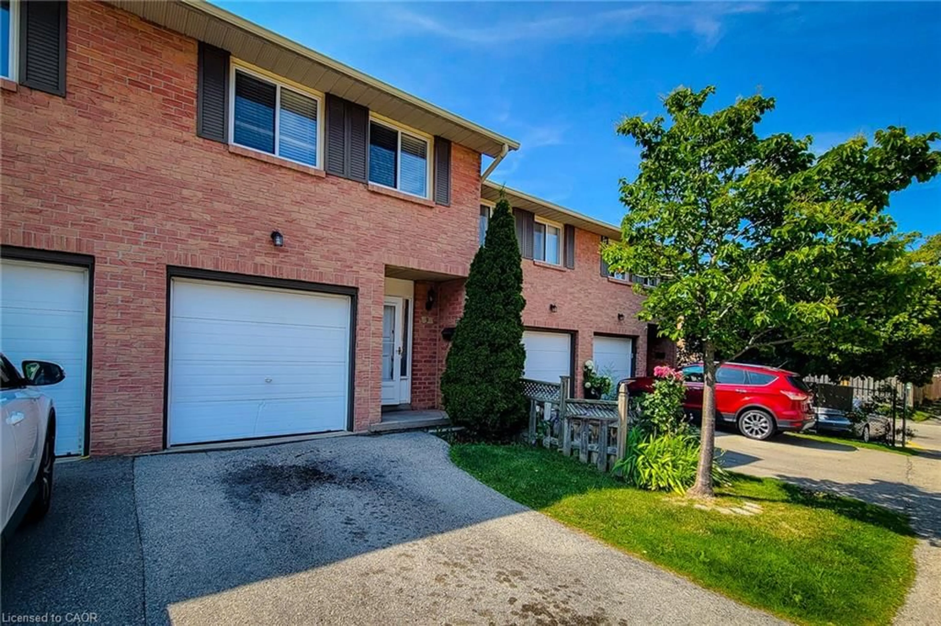 Home with brick exterior material, street for 40 Summercrest Dr #3, Hamilton Ontario L8K 6M5