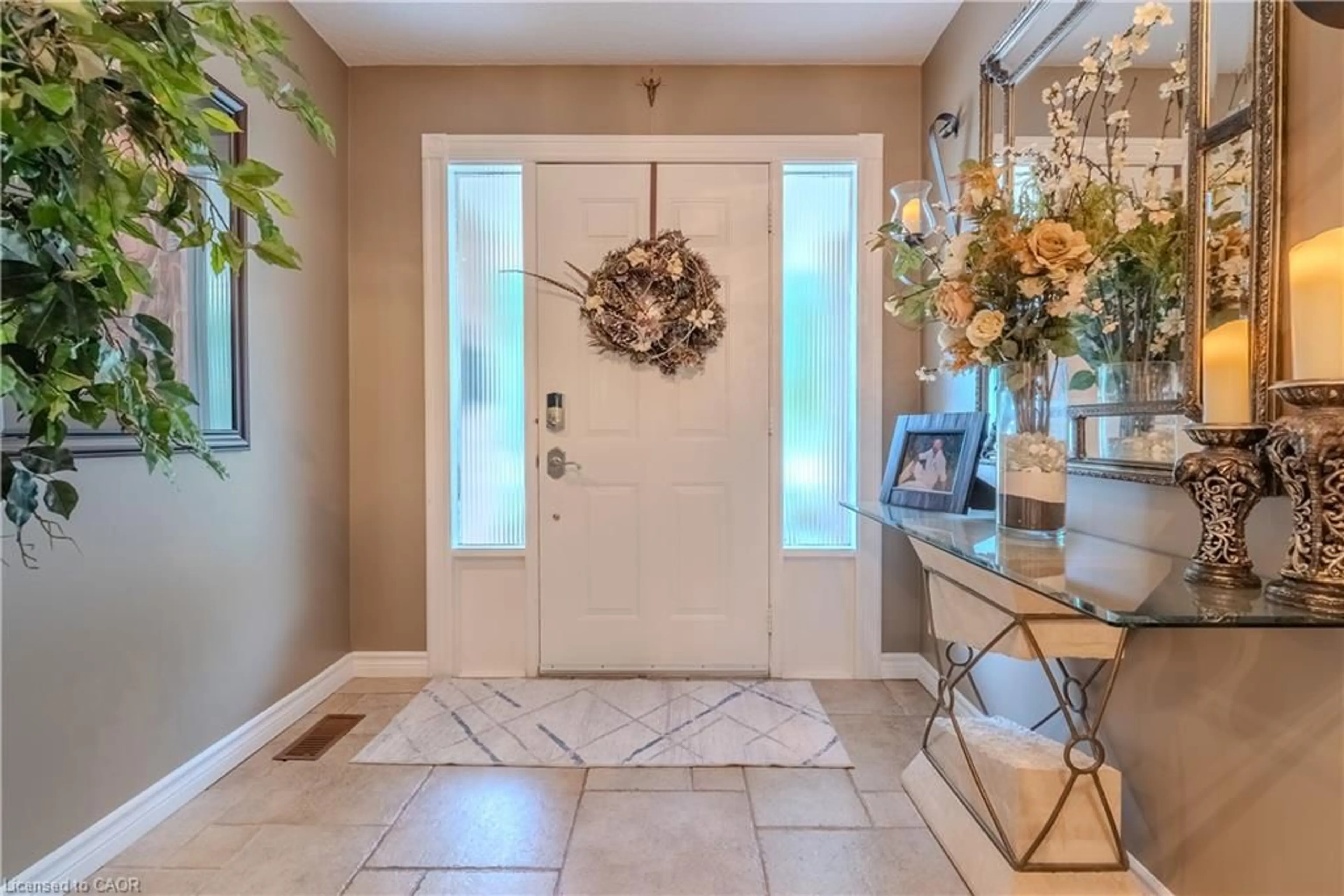 Indoor entryway for 68 Georgian St, Kitchener Ontario N2B 3P4