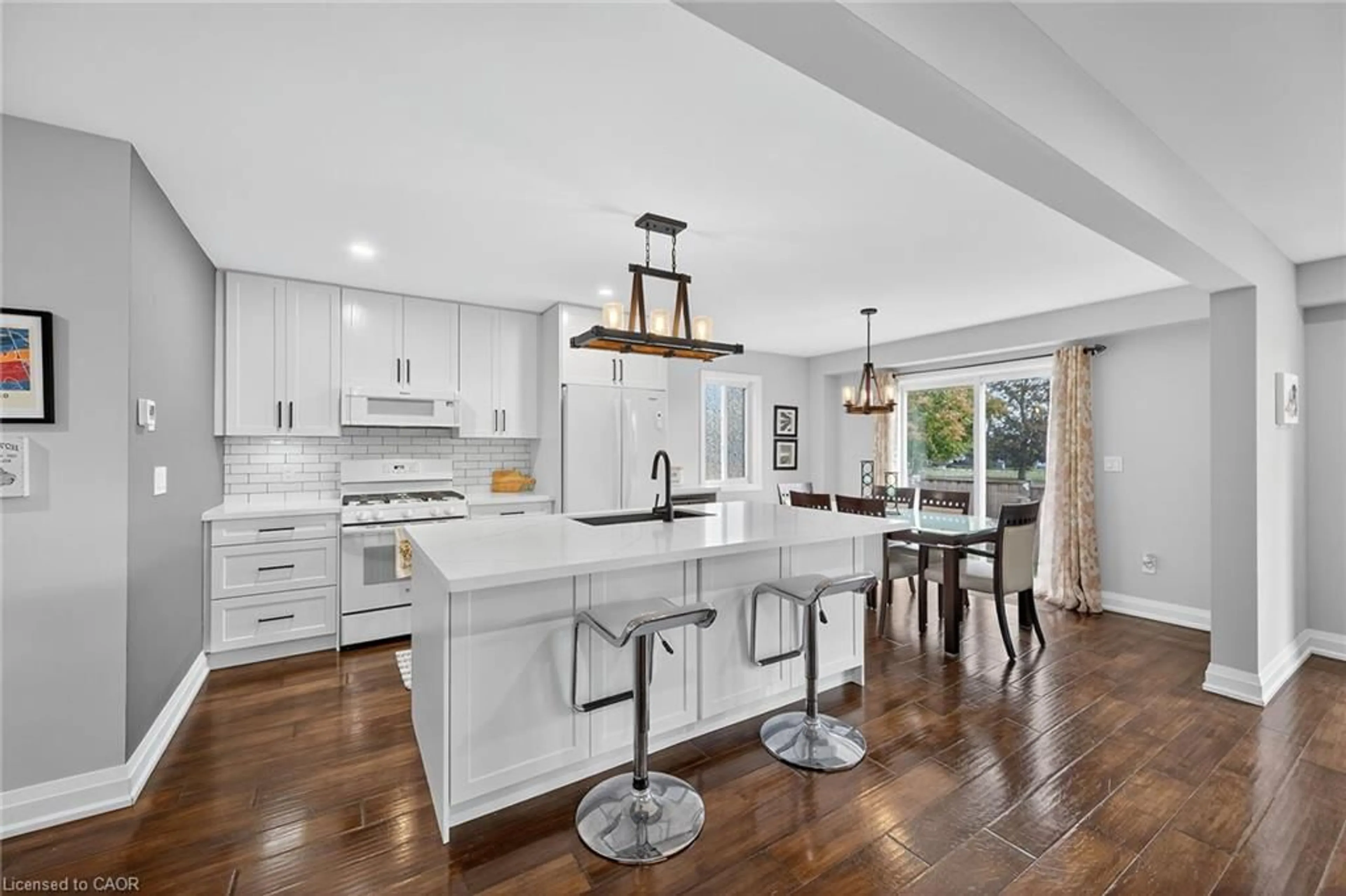 Open concept kitchen, ceramic/tile floor for 10 Amber St, Waterford Ontario N0E 1Y0