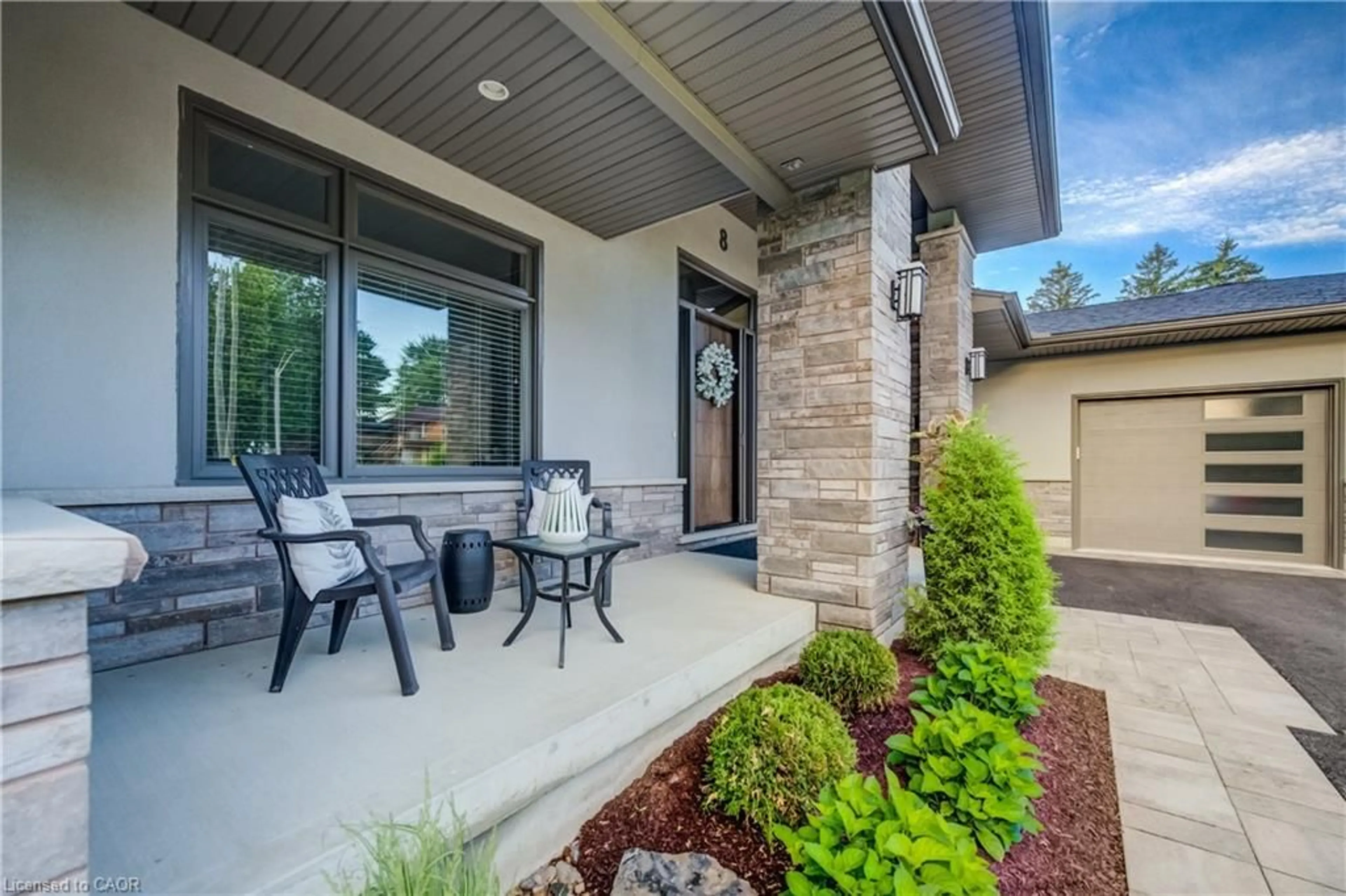 Patio, street for 8 Pittock Park St, Woodstock Ontario N4S 7W1