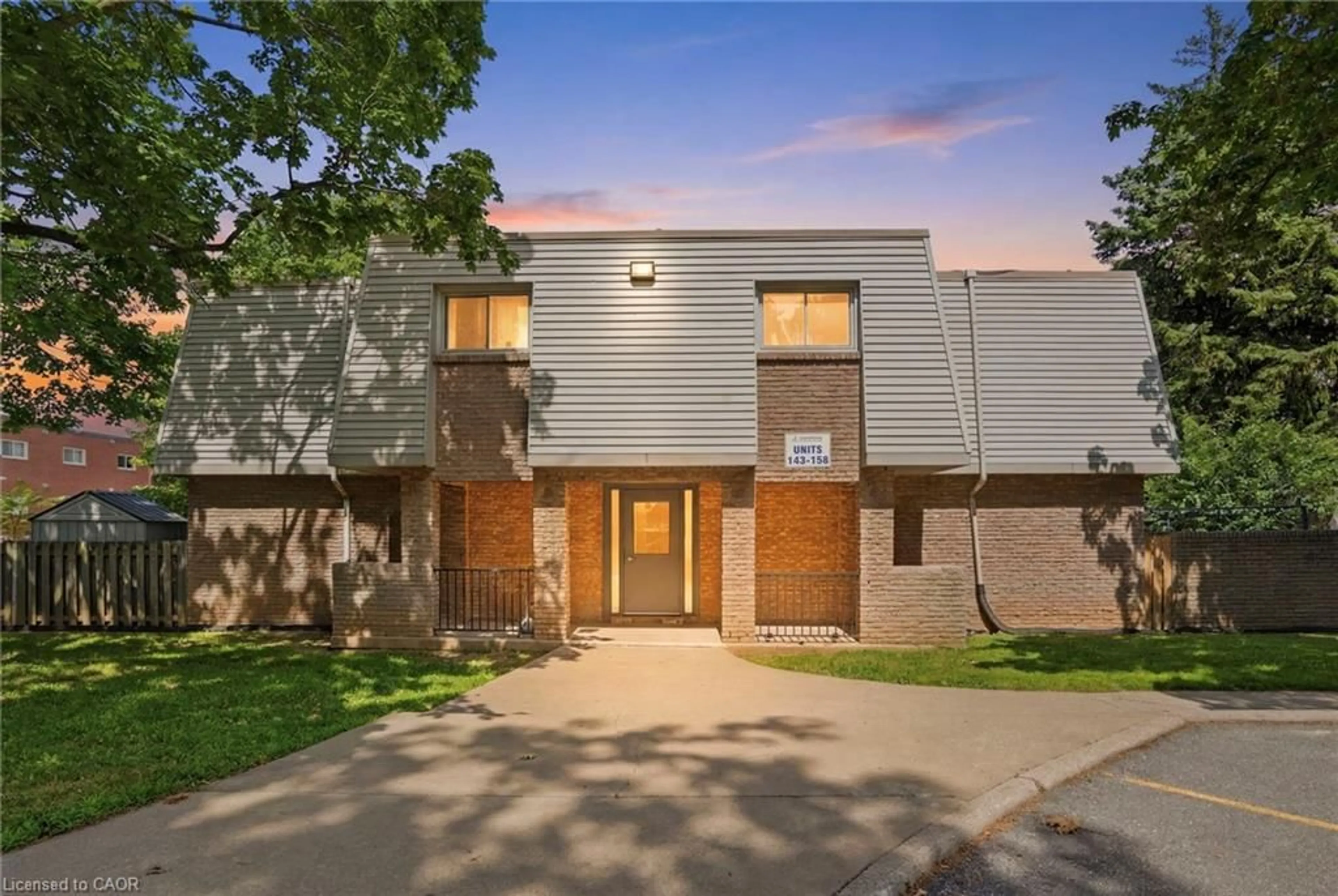 Home with brick exterior material, unknown for 17 Old Pine Trail #156, St. Catharines Ontario L2M 6P9