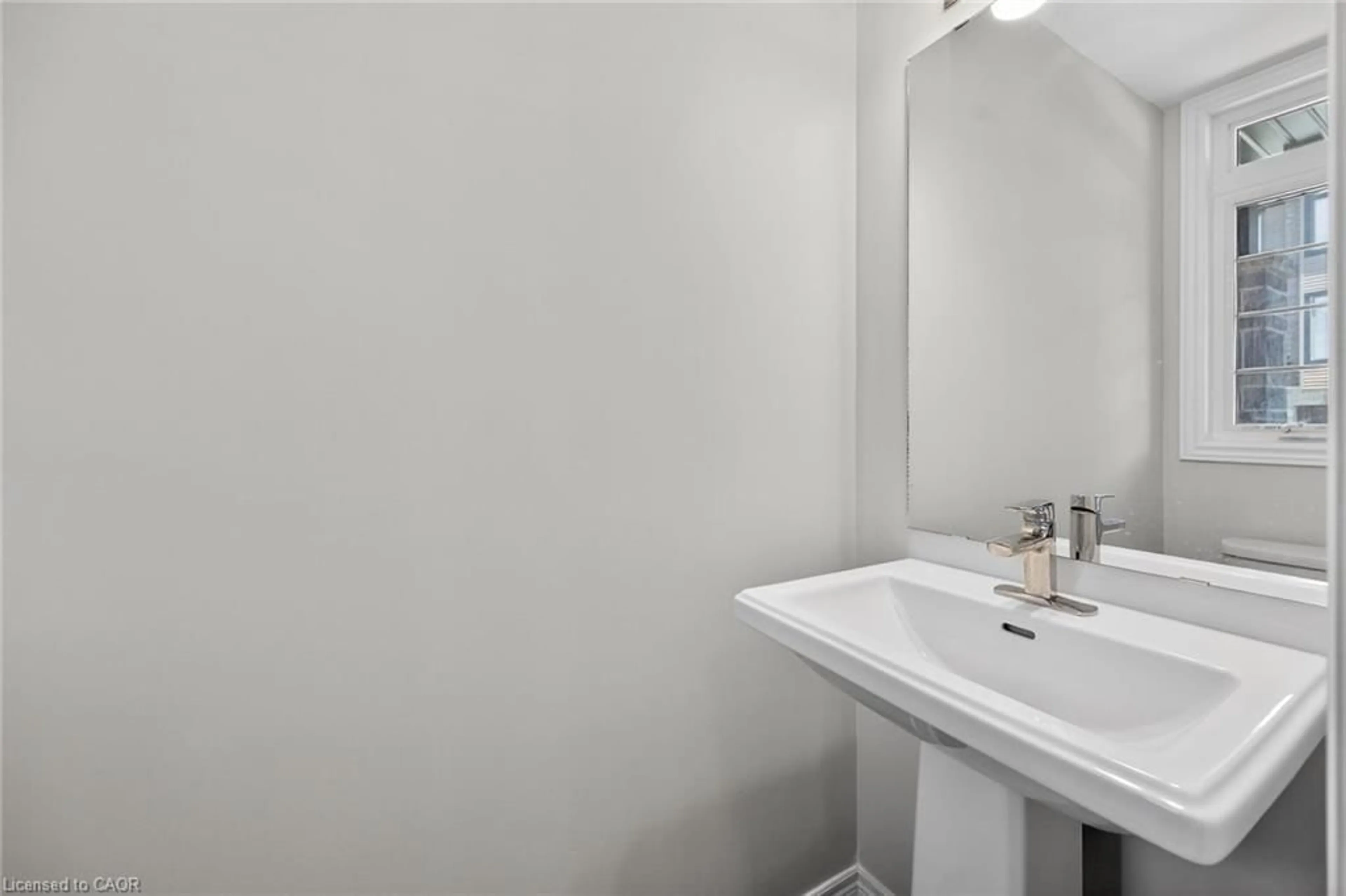 Standard bathroom, unknown for 120 Court Dr #96, Paris Ontario N3L 0N2