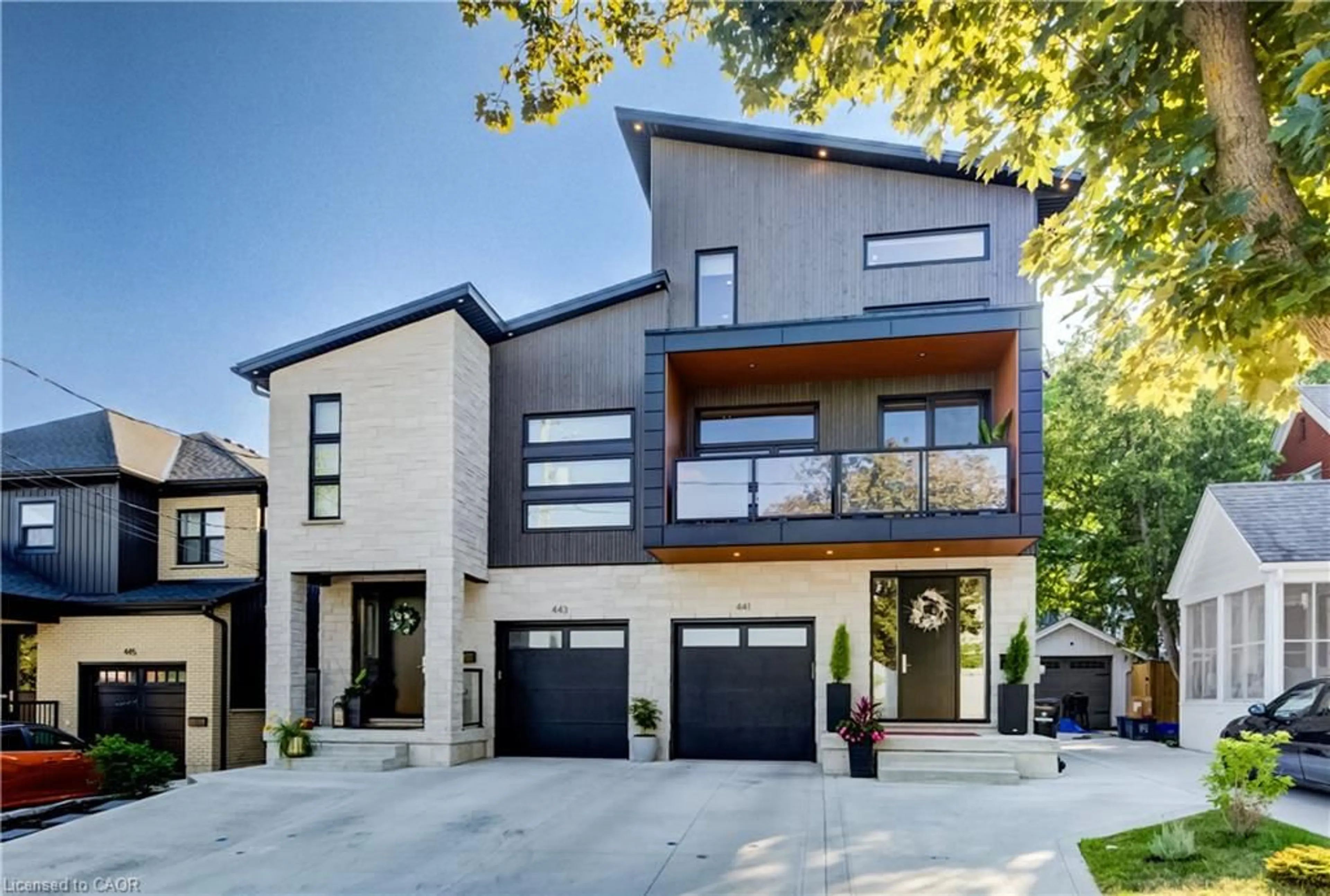 Home with brick exterior material, street for 441 East Ave, Kitchener Ontario N2H 1Z7