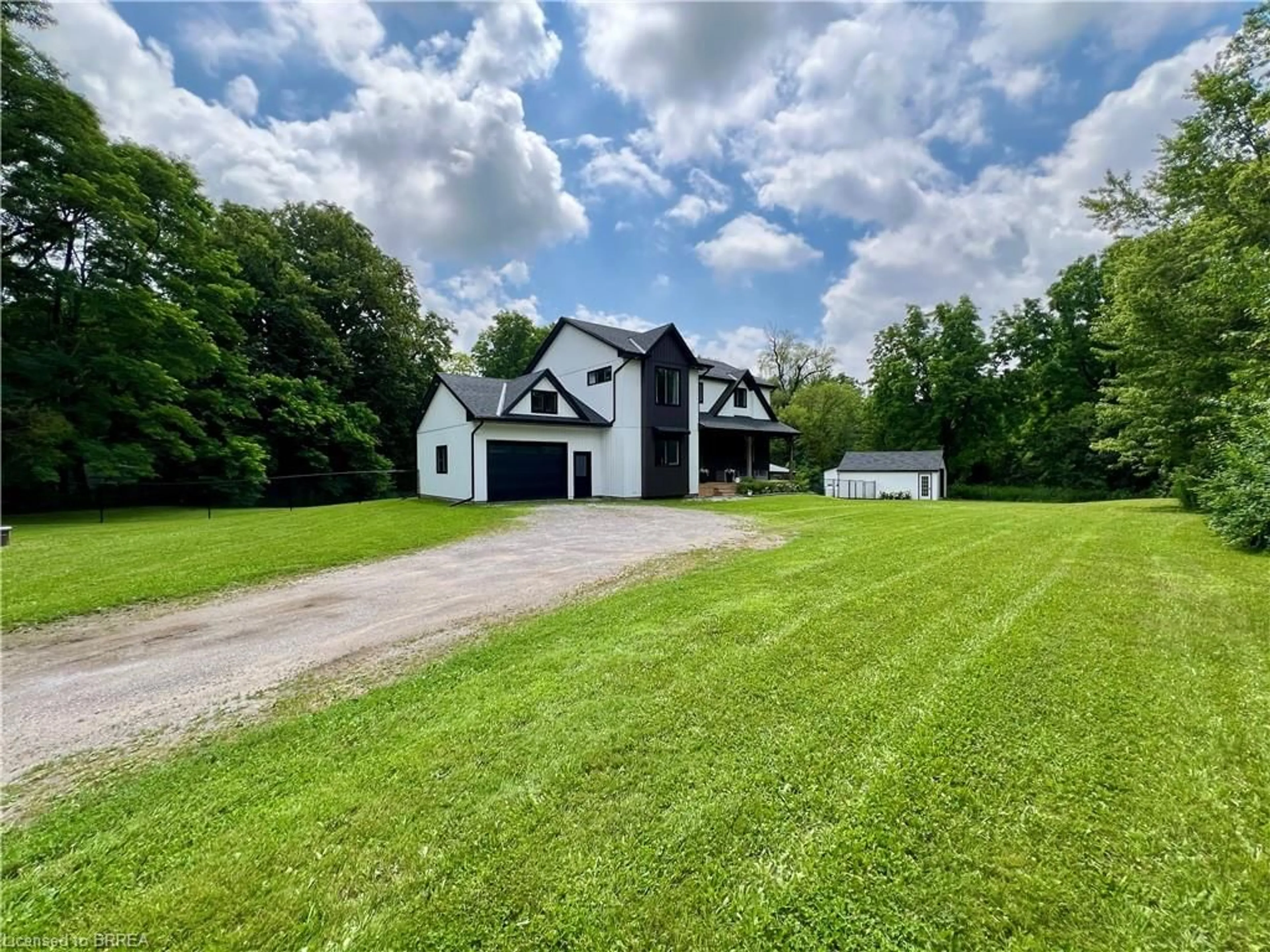 A pic from outside/outdoor area/front of a property/back of a property/a pic from drone, unknown for 46 Angling Rd, Waterford Ontario N0E 1Y0