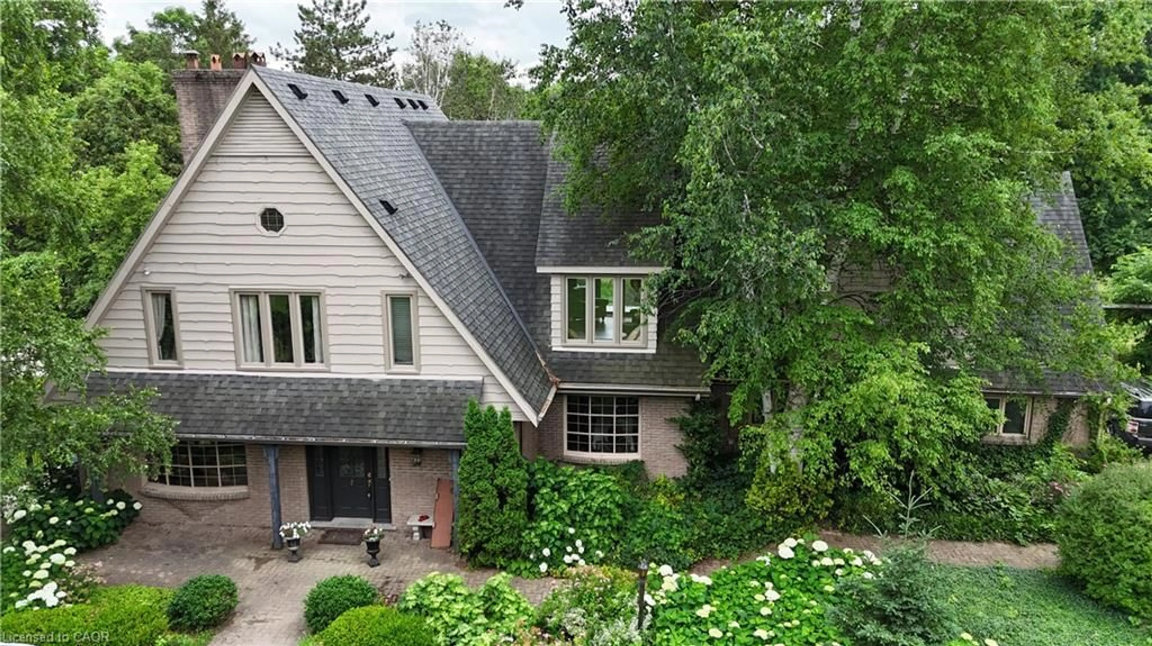 A pic from outside/outdoor area/front of a property/back of a property/a pic from drone, street for 807362 Oxford Rd 29, Drumbo Ontario N0J 1G0