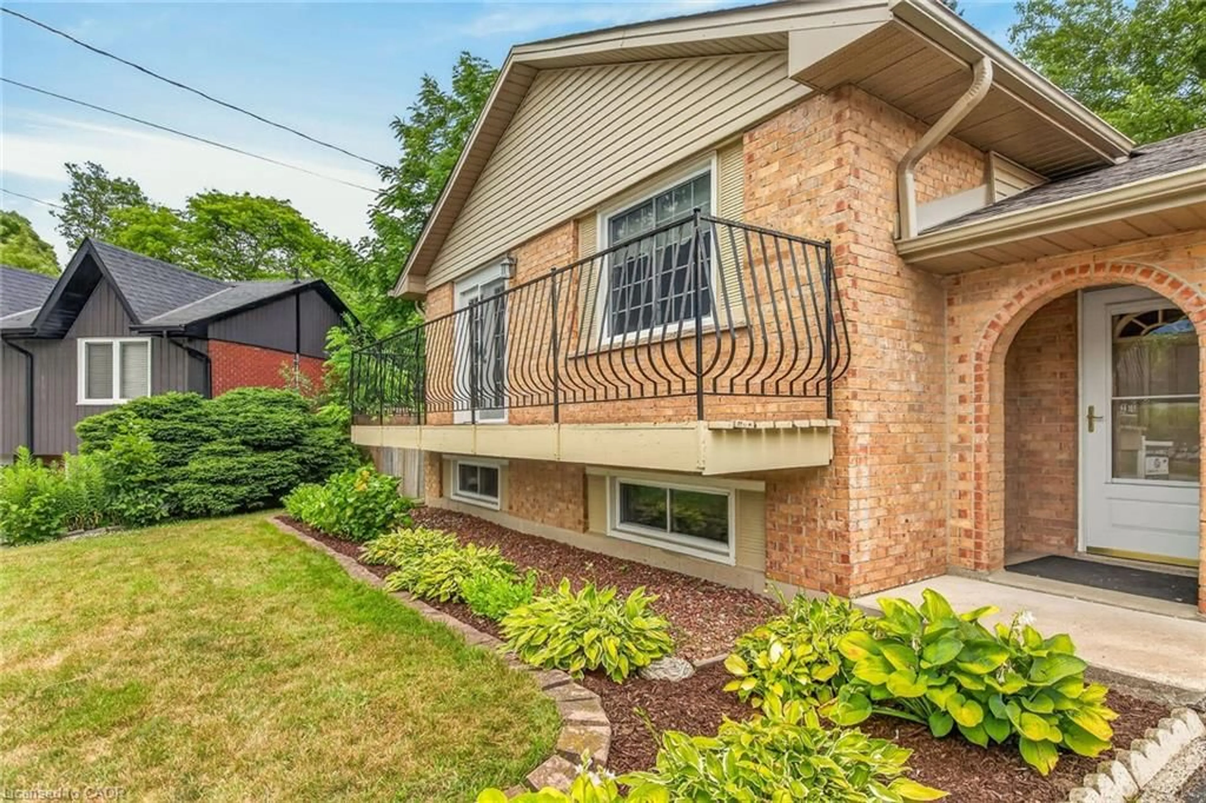 Home with brick exterior material, street for 19 Burns Pl, Caledonia Ontario N3W 1G1