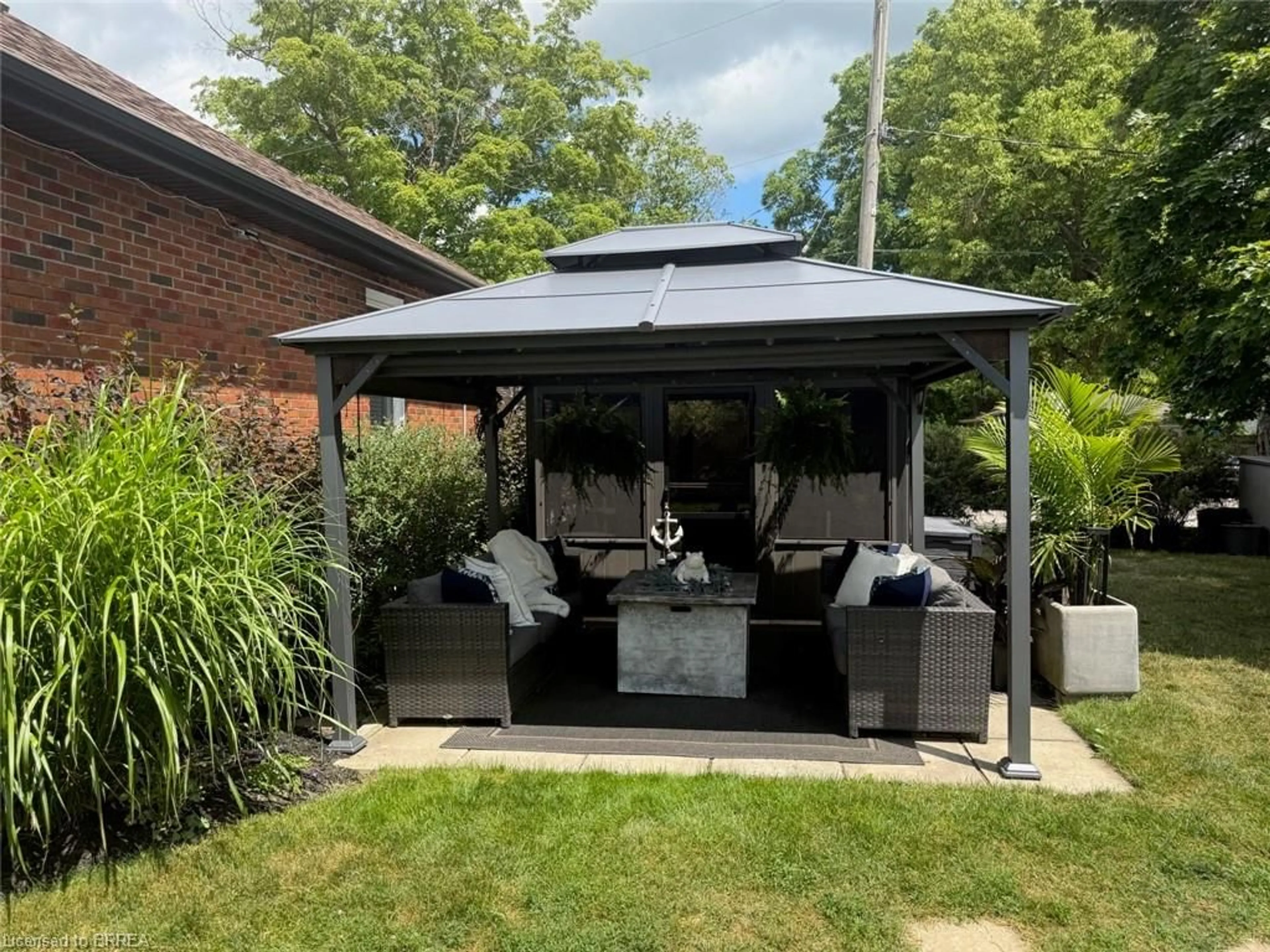 Patio, street for 157 Stanley St, Ayr Ontario N0B 1E0