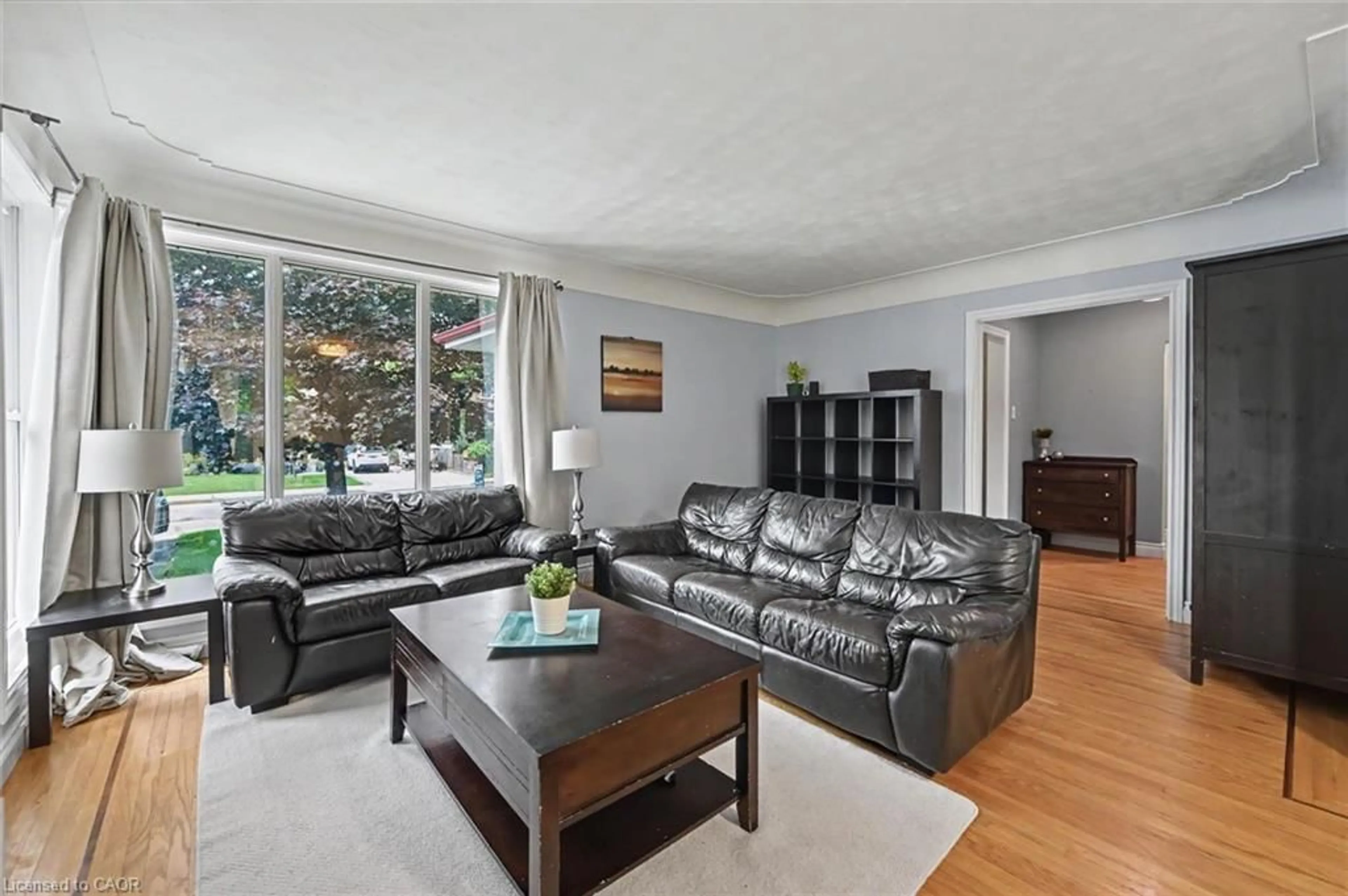 Living room with furniture, unknown for 56 Everton Pl, Hamilton Ontario L8T 1G7