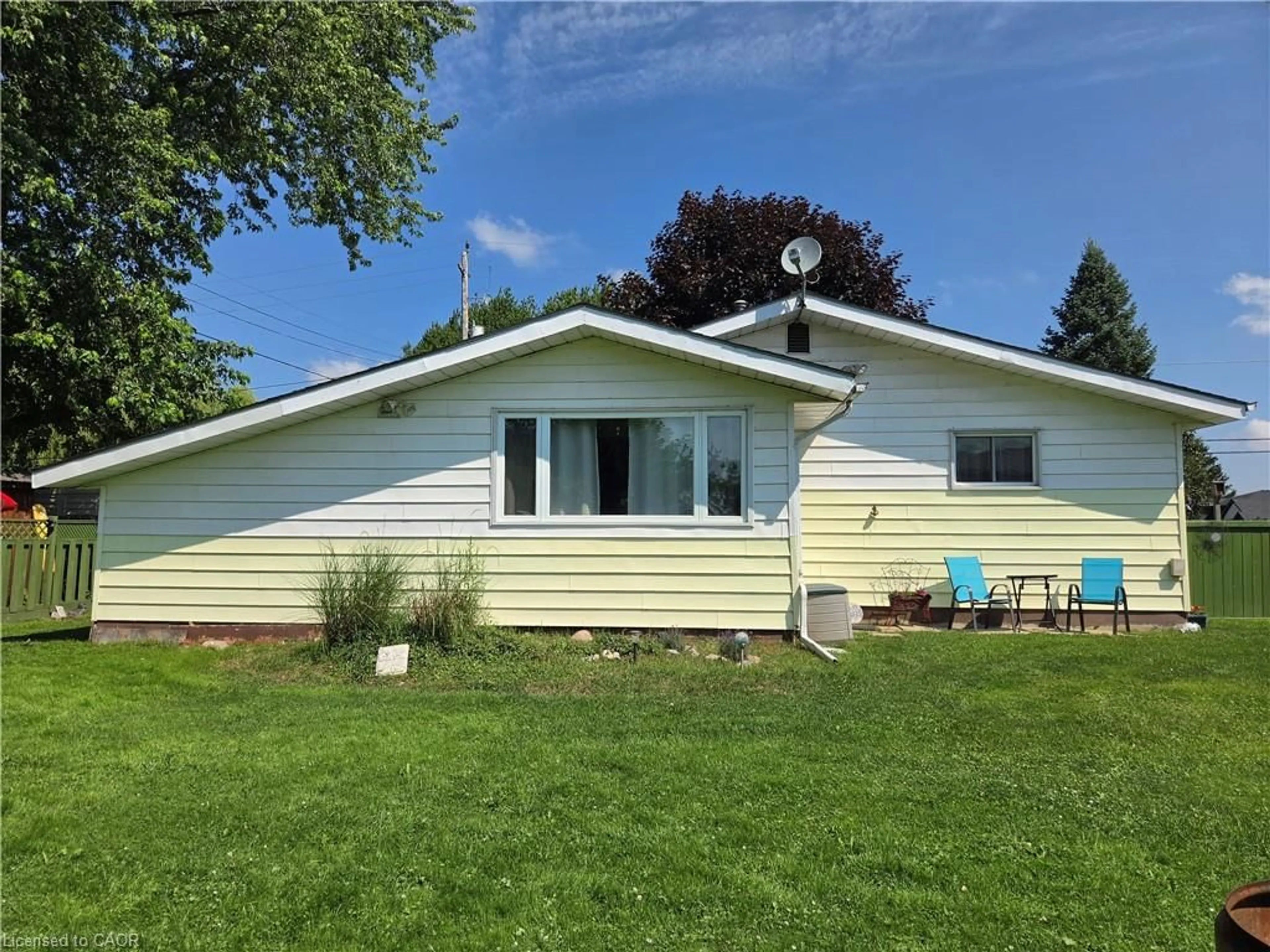 Home with vinyl exterior material, unknown for 108 New Lakeshore Rd, Port Dover Ontario N0A 1N8