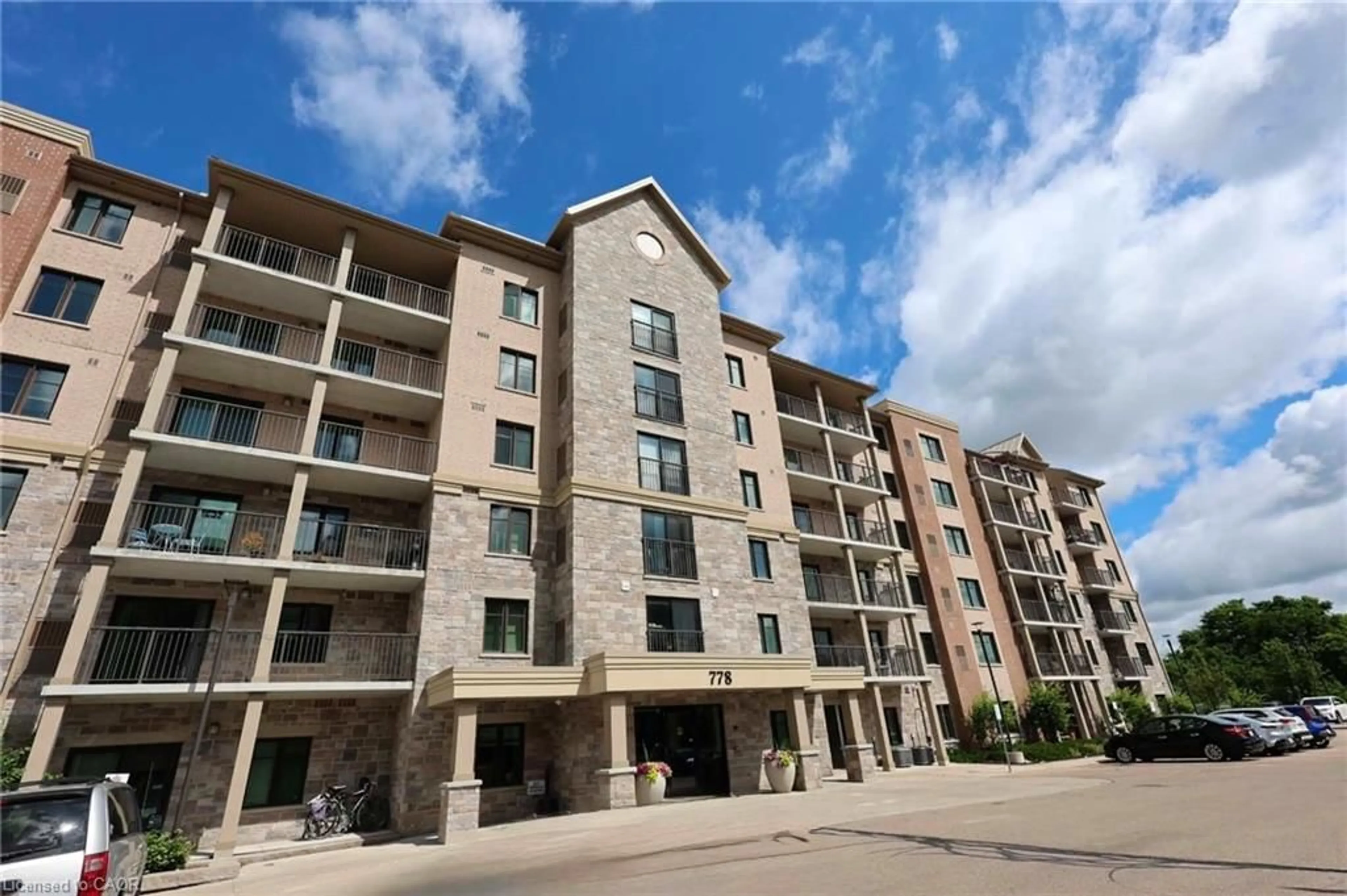 Patio, building for 778 Laurelwood Dr #405, Waterloo Ontario N2V 0A8