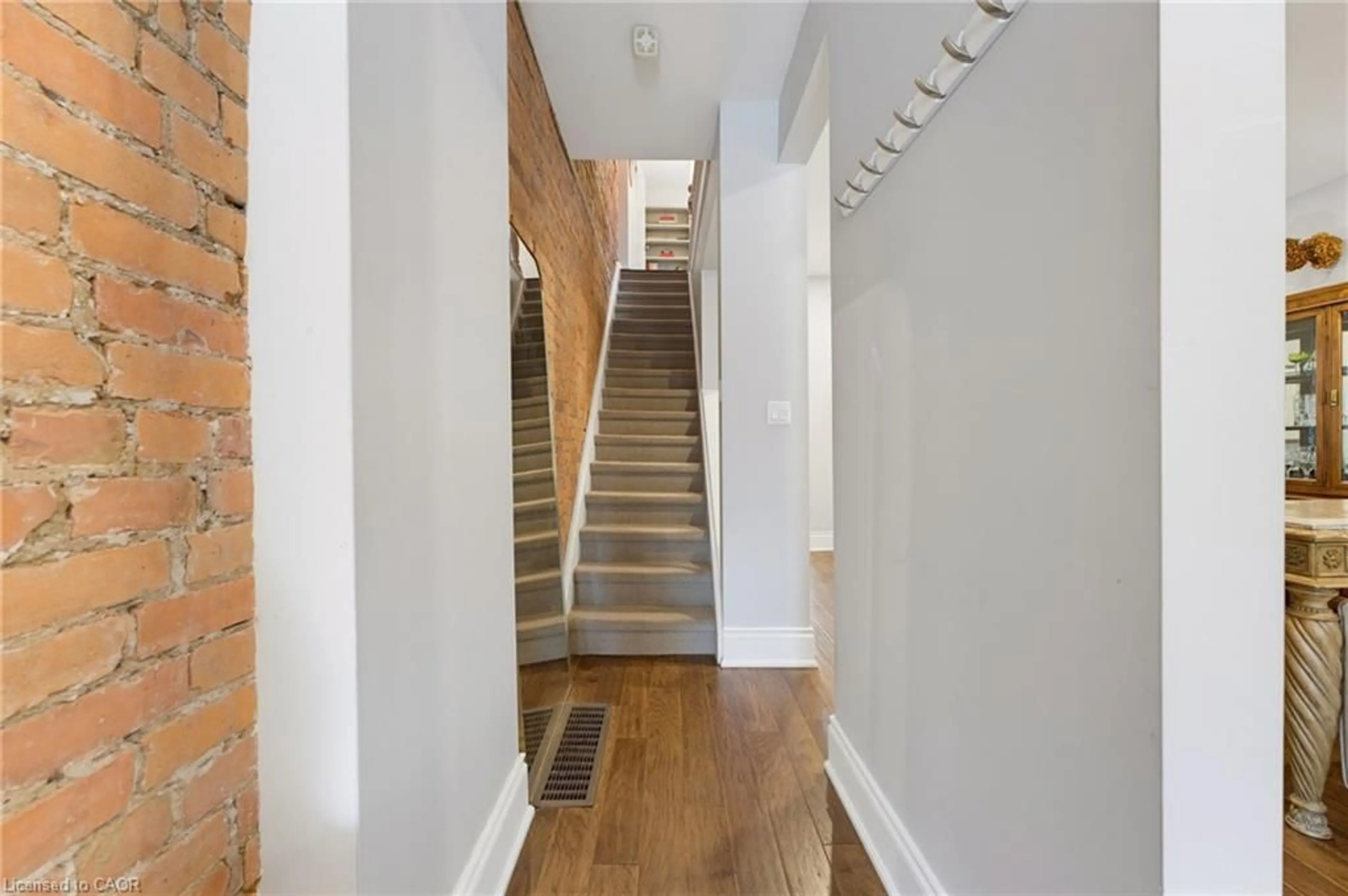 Stairs for 197 Mary St, Hamilton Ontario L8L 4V9